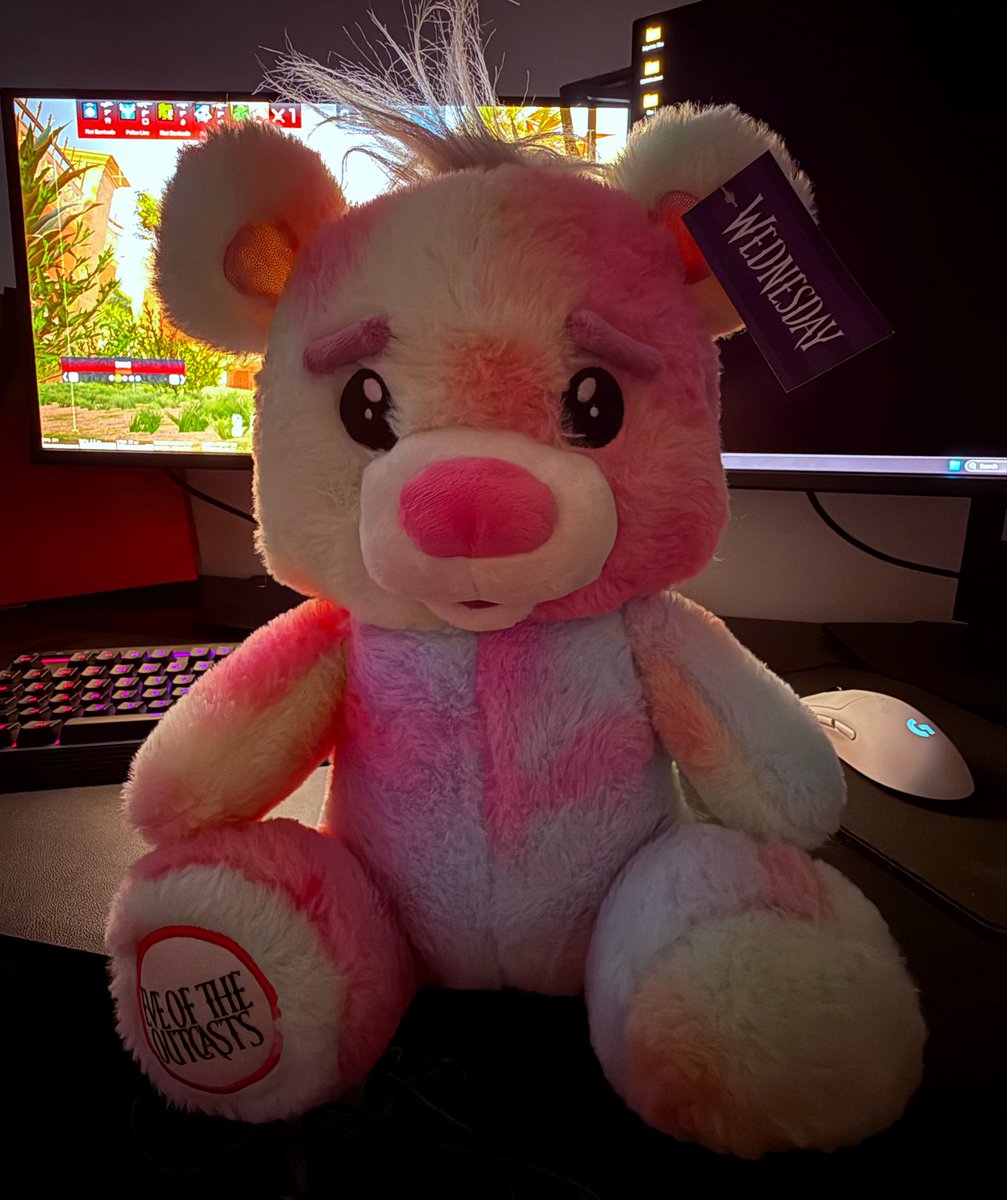 BTLwithNOLT's tweet photo. I wonder what is the lore of this special fan package for the Wednesday house😭 maybe I’m thinking too hard this might have an important part season 3 LMFAOO WHEEZING https://t.co/gSOqayRGf5