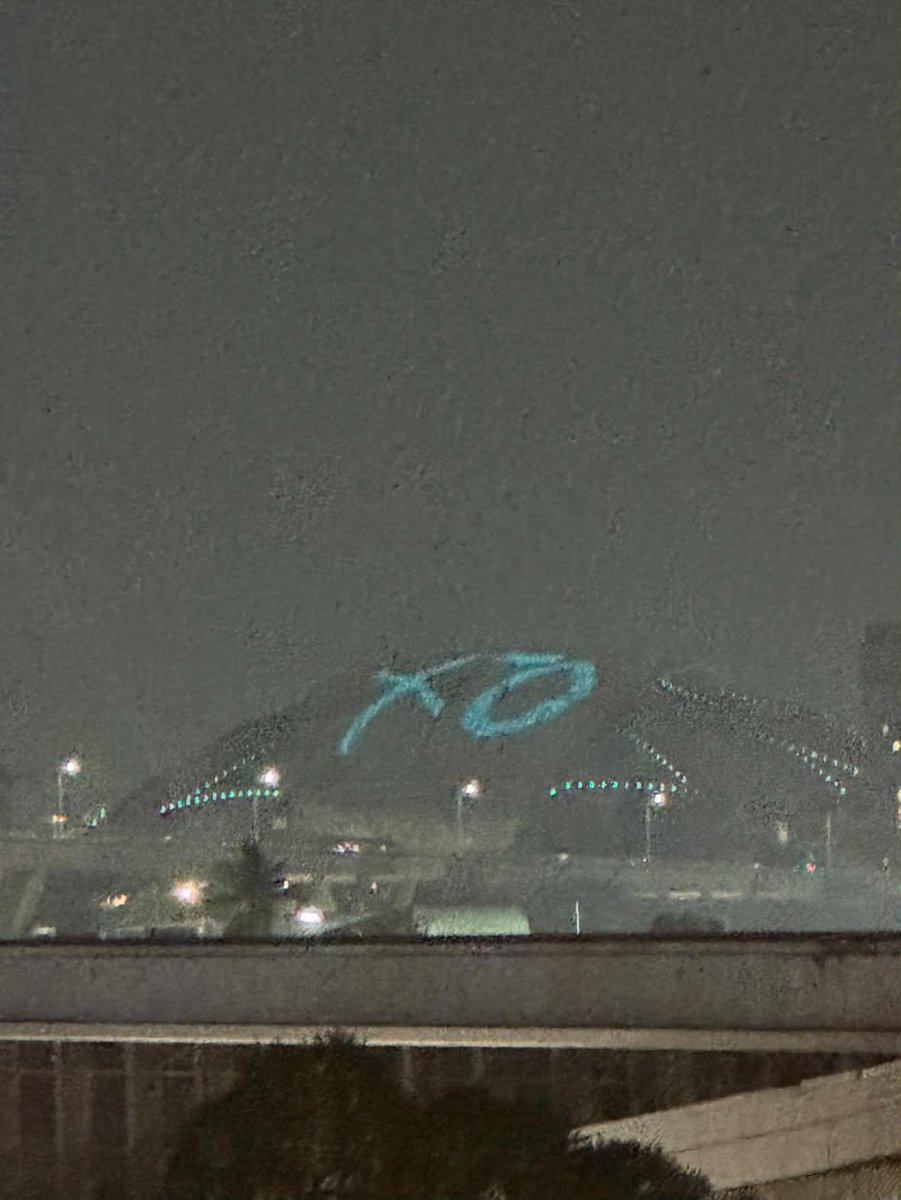 NewsWeeknd's tweet photo. Singapore’s National Stadium is getting ready for The Weeknd’s After Hours Til Dawn Tour. https://t.co/mjkduZC6J0