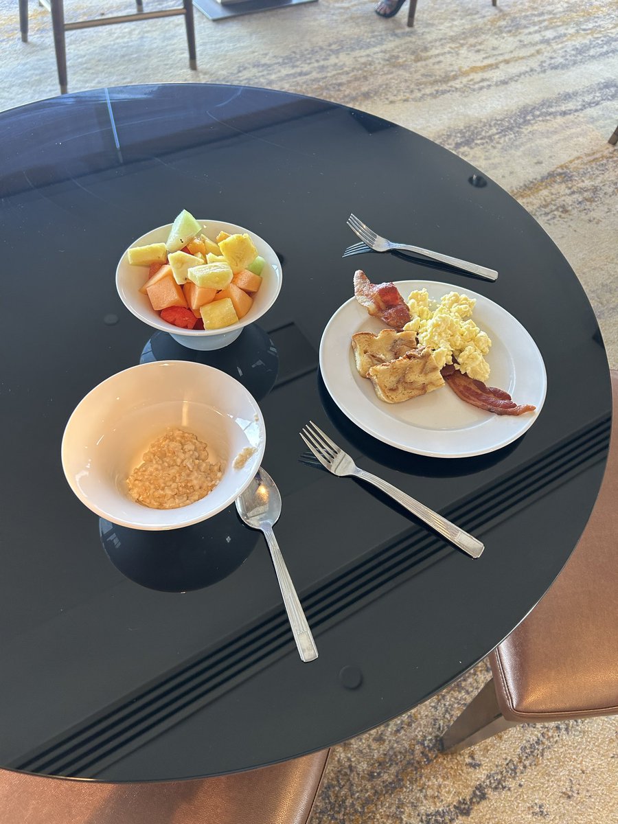 ramrod212001's tweet photo. Breakfast with a view of the jungle 😎 Houston Tx 24th floor  Hilton https://t.co/cCpnzKUFvR