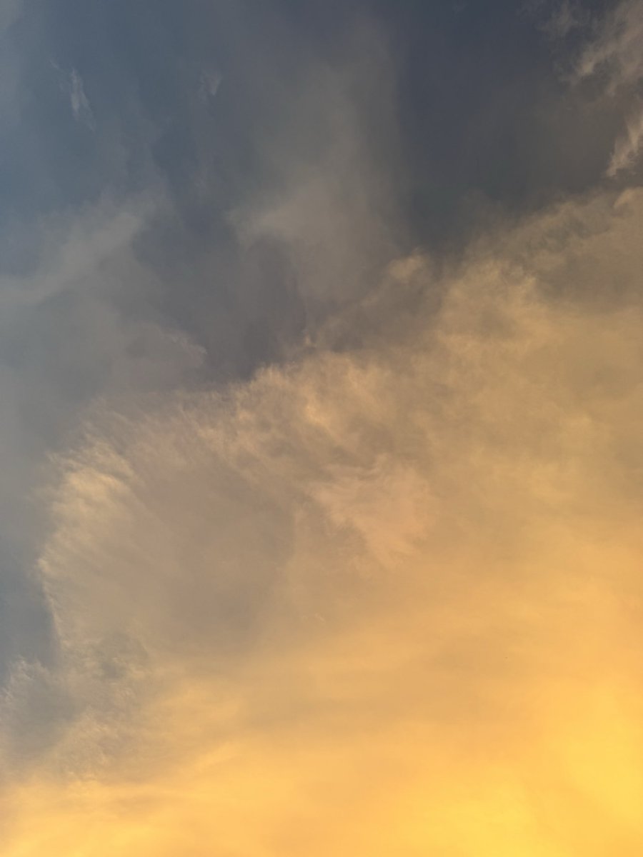 l_loil's tweet photo. ليالي اكتوبر السعيده بدأت🩷🤎🧡 https://t.co/3NemggdQ3J