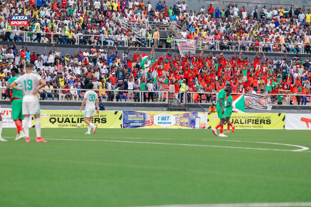 AkezaSports's tweet photo. Hier, au stade Intwari, lors du match opposant le Burundi à l’Algérie, les panneaux publicitaires arboraient les couleurs de Lumitel Burundi, témoignant ainsi de la présence et du soutien de #Lumitel aux côtés du football burundais. https://t.co/qecZhDljMN