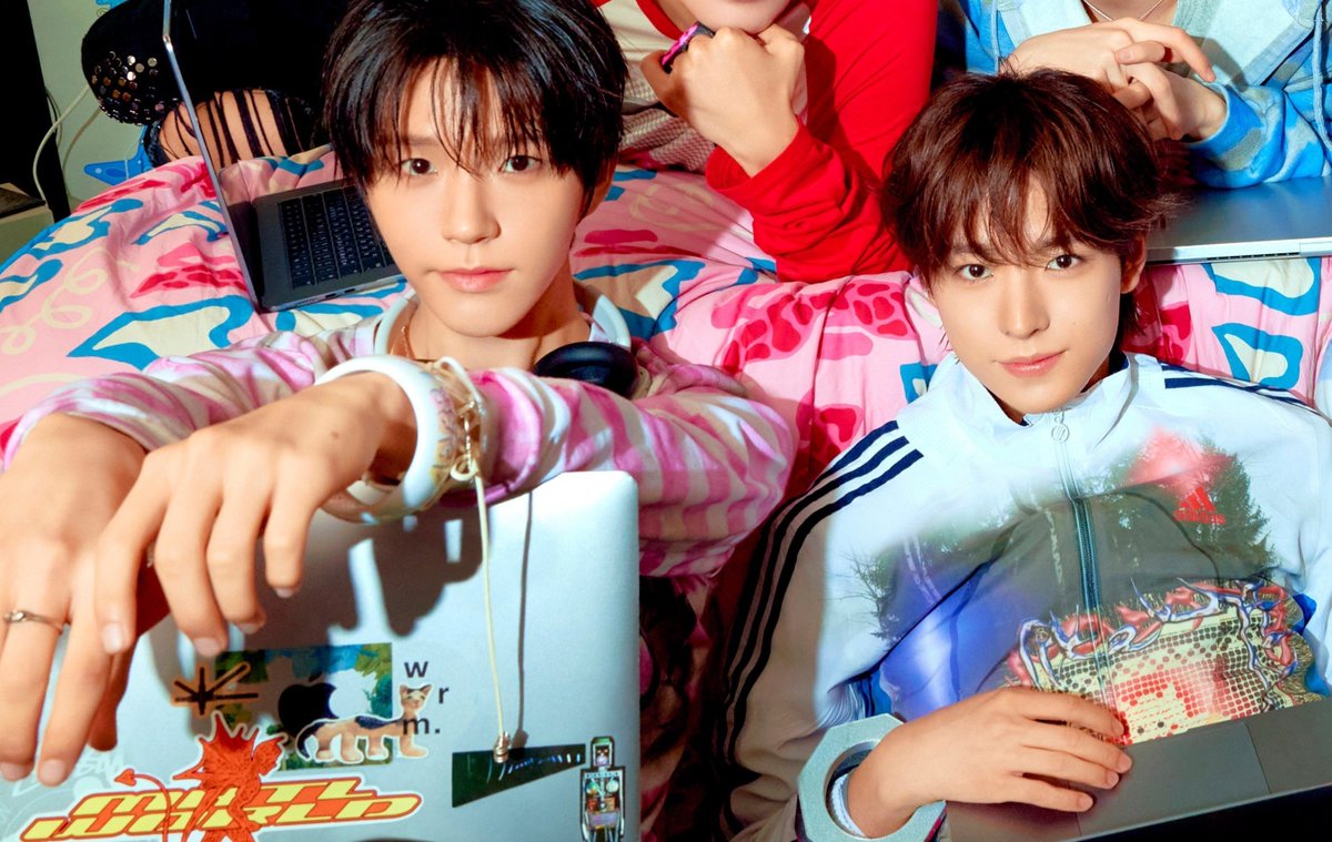 yd_0521's tweet photo. Lover Boy 2 #YUDAE #우희희즈 https://t.co/8Etd3m7tZX
