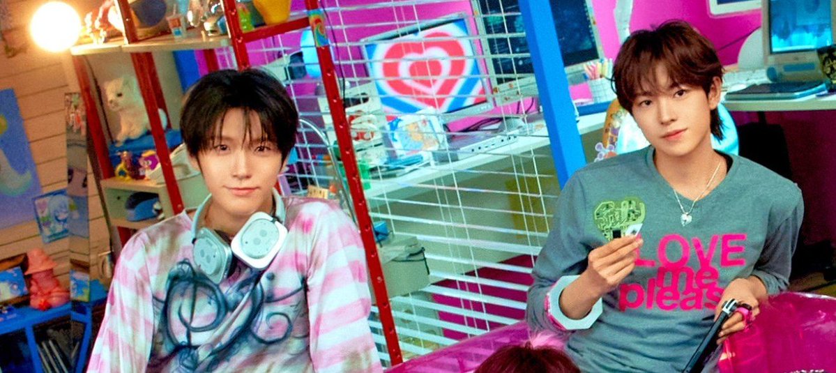 yd_0521's tweet photo. Lover Boy 2 #YUDAE #우희희즈 https://t.co/8Etd3m7tZX