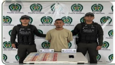 soledadalcaldia's tweet photo. 🚔 Soledad cierra septiembre con resultados y mantiene el pie de fuerza activo para el último trimestre del año.

Bajo el liderazgo de la alcaldesa @alcirasandovali , la Alcaldía de Soledad y la Secretaría de Gobierno continúan articulando acciones con la Policía Nacional para fortalecer la seguridad en territorio.

📊 Balance:
👮 34 capturas
🔫 5 armas de fuego incautadas
💣 1 granada y 41 municiones
🏍️ 6 motocicletas recuperadas
⚖️ 154 medidas correctivas
👥 415 personas impactadas

🛡️ La instrucción es clara: más presencia, más control y resultados sostenidos durante octubre, noviembre y diciembre.
#SoledadSegura