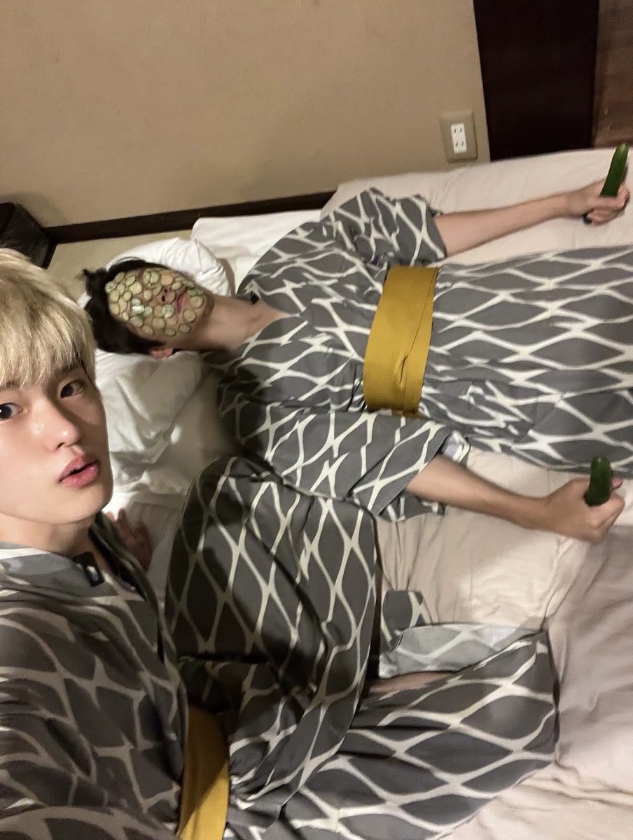 limee1101's tweet photo. 이런 사진이 존재한다는게 개욱기다 https://t.co/ejLku7ojhr