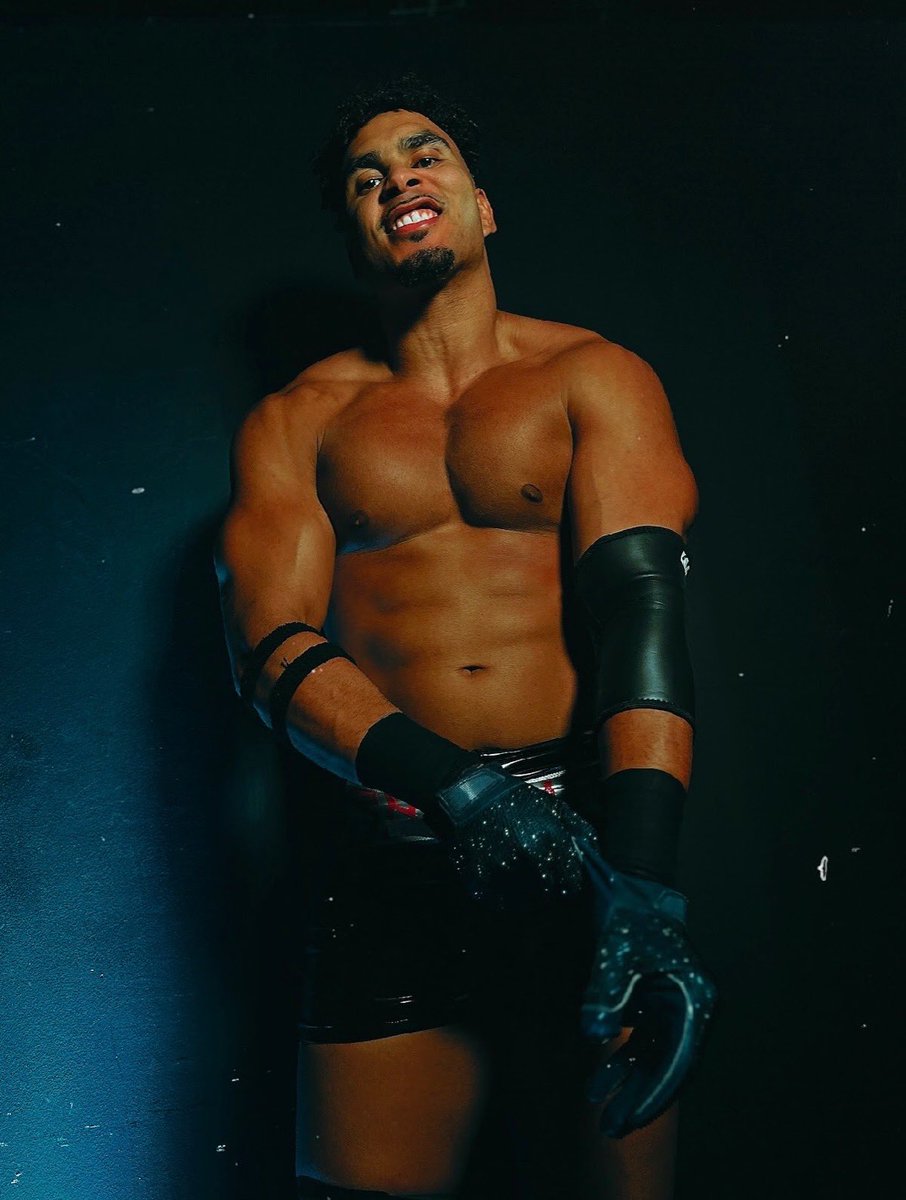 wwekamhendrix's tweet photo. Killa Kam only pulls baddies, you can only pull faddies, cuz I’m daddy ;) https://t.co/lw0tBVXskt