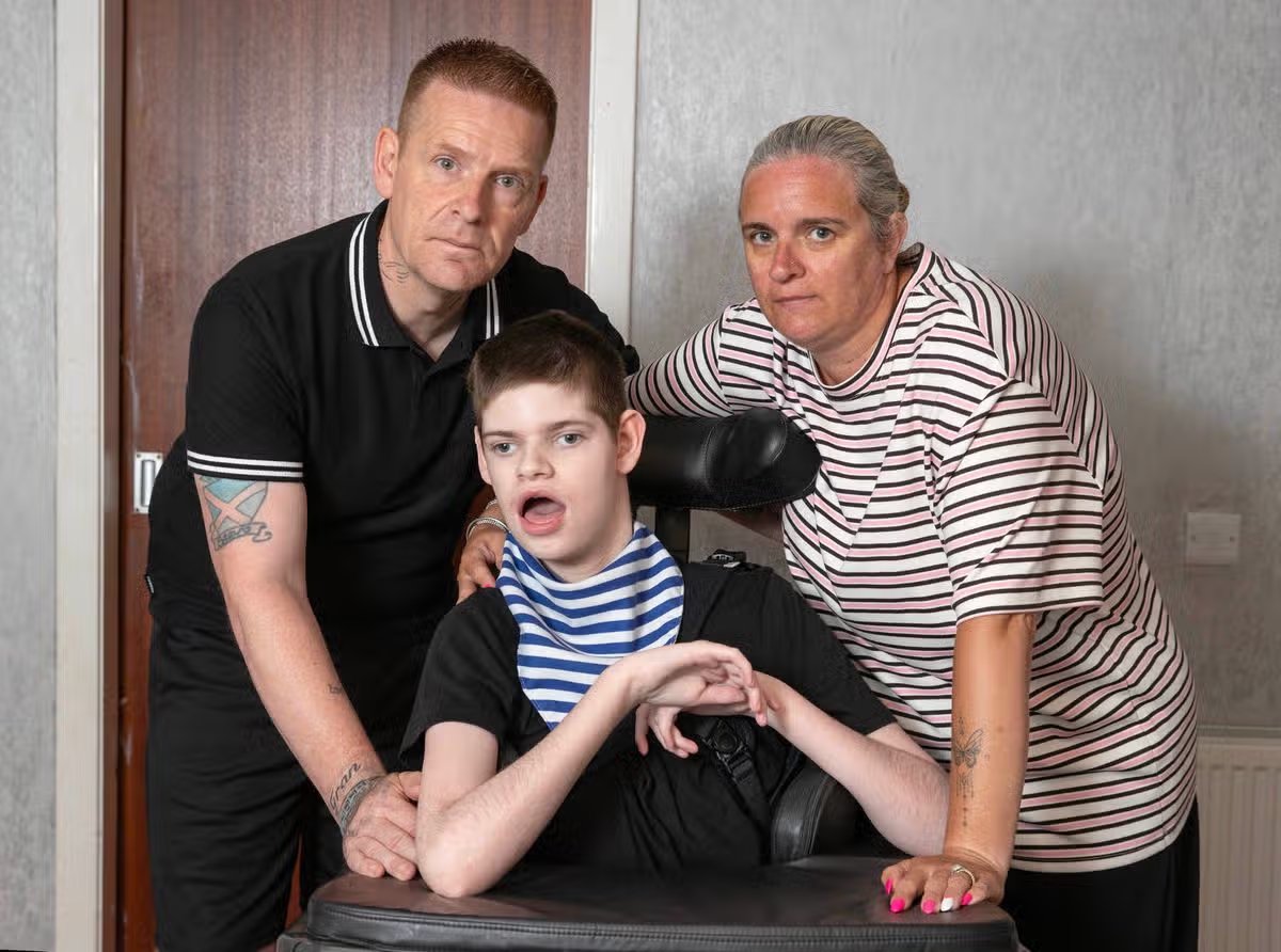 Dr_Bekka_UK's tweet photo. The DWP stripped benefits from a boy who is wheelchair-bound, blind, and nonverbal, and tried to force him into finding work.
Rock legend Sir Rod Stewart heard and donated £5k to help. You should be ashamed. @stephenctimms @patmcfaddenmp @andyburnham  https://t.co/RQhDFLIO5W https://t.co/rPb1V6eyxS
