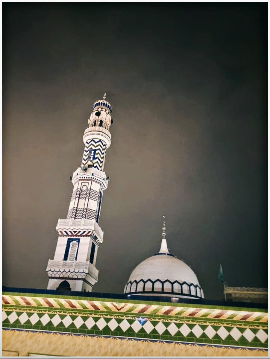 ranjharazvi's tweet photo. چراغ ظلمت بے نور میں جلانا ترا
پسند آیا نہ بدبختوں  کو آستانہ ترا https://t.co/HdtQpUbQcE