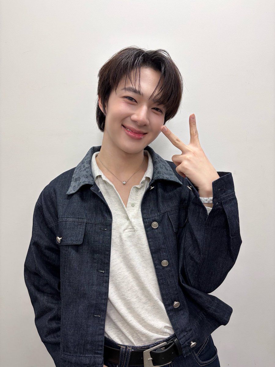 DMDMusicTH's tweet photo. พบกับ “นุนิว” @CwrNew ในรายการ แฉ ✨

ฝากคอนเสิร์ต 𝐁𝐨𝐫𝐧 𝐭𝐨 𝐛𝐞 𝐍𝐮𝐍𝐞𝐰 𝐂𝐨𝐧𝐜𝐞𝐫𝐭 ด้วยนะค้าบบ 😽🫶🏻

รับชมได้ทางช่อง GMM 25 หรือรับชม Live ทาง
🔗 : https://t.co/p0T8sS3mL8
🔗 : https://t.co/8uiCXJYrqh

#แฉxNuNew
#NuNew 
#DMDMUSIC https://t.co/jh7Rbvsjzh