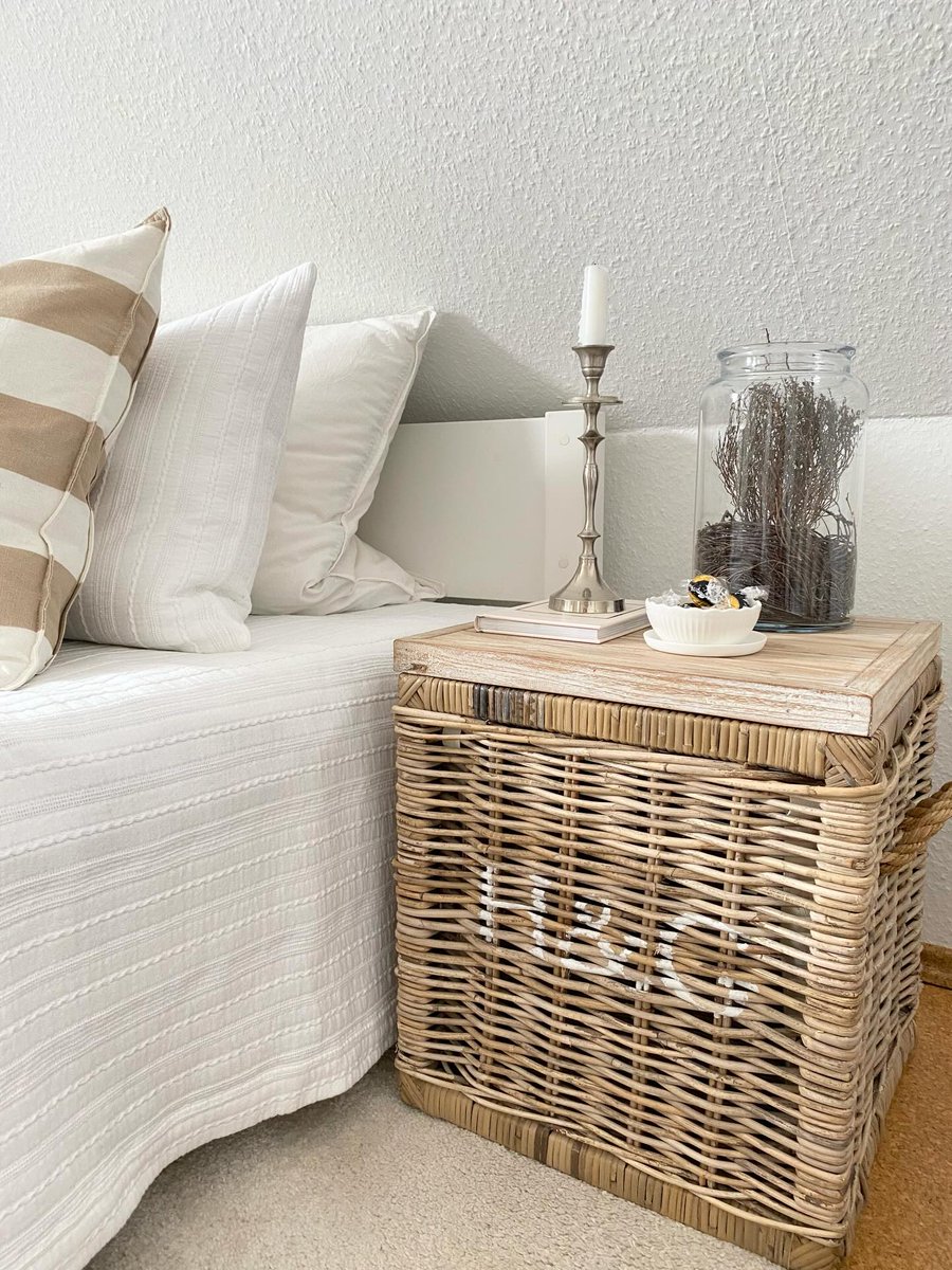 JoeannProvent's tweet photo. Hi 🤍 
White bedspread, gray bedspread… wooden nightstand or white nightstand… 
So many choices, so hard to decide… 
Happy Monday, sweeties 🤍🩶🤎 https://t.co/NNWt4LWGOZ