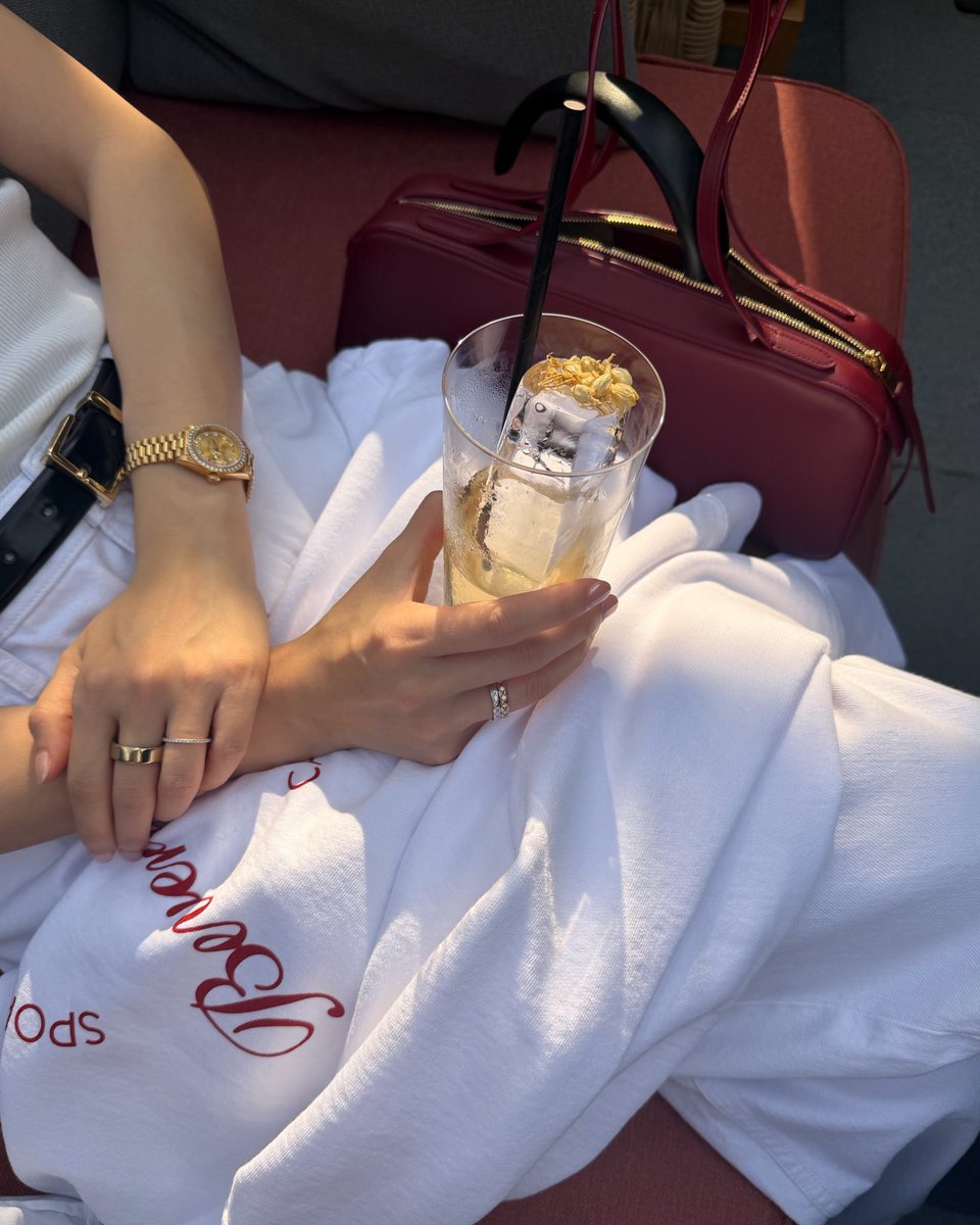 hyori_sunie's tweet photo. [Instagram] 260930 Jessica Jung updated (4) - with Cici Wang

jessica.syj: September, you were a little bit of everything🌼🍃🧺⛅️ ​​​

#JessicaJung #제시카 https://t.co/4HjSh9mhYn