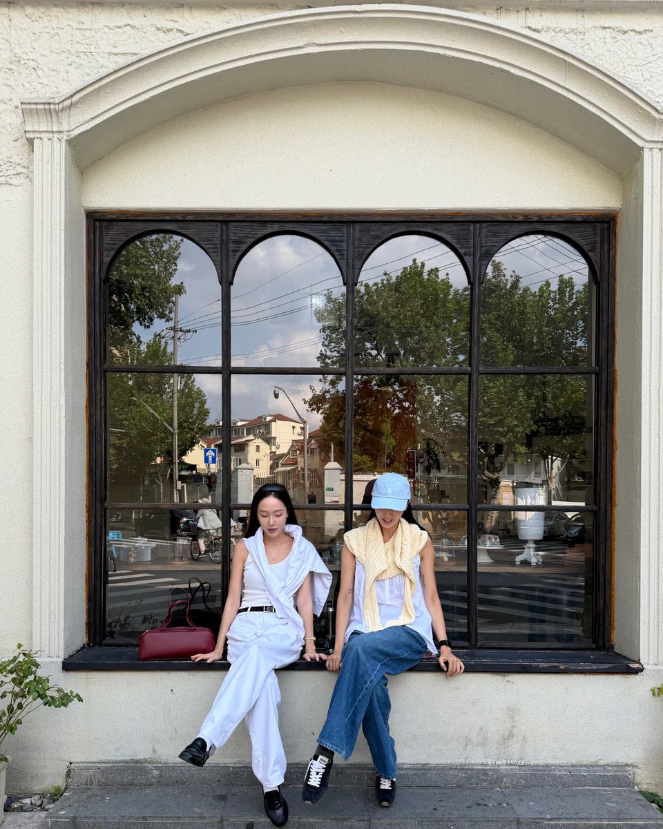 hyori_sunie's tweet photo. [Instagram] 260930 Jessica Jung updated (4) - with Cici Wang

jessica.syj: September, you were a little bit of everything🌼🍃🧺⛅️ ​​​

#JessicaJung #제시카 https://t.co/4HjSh9mhYn