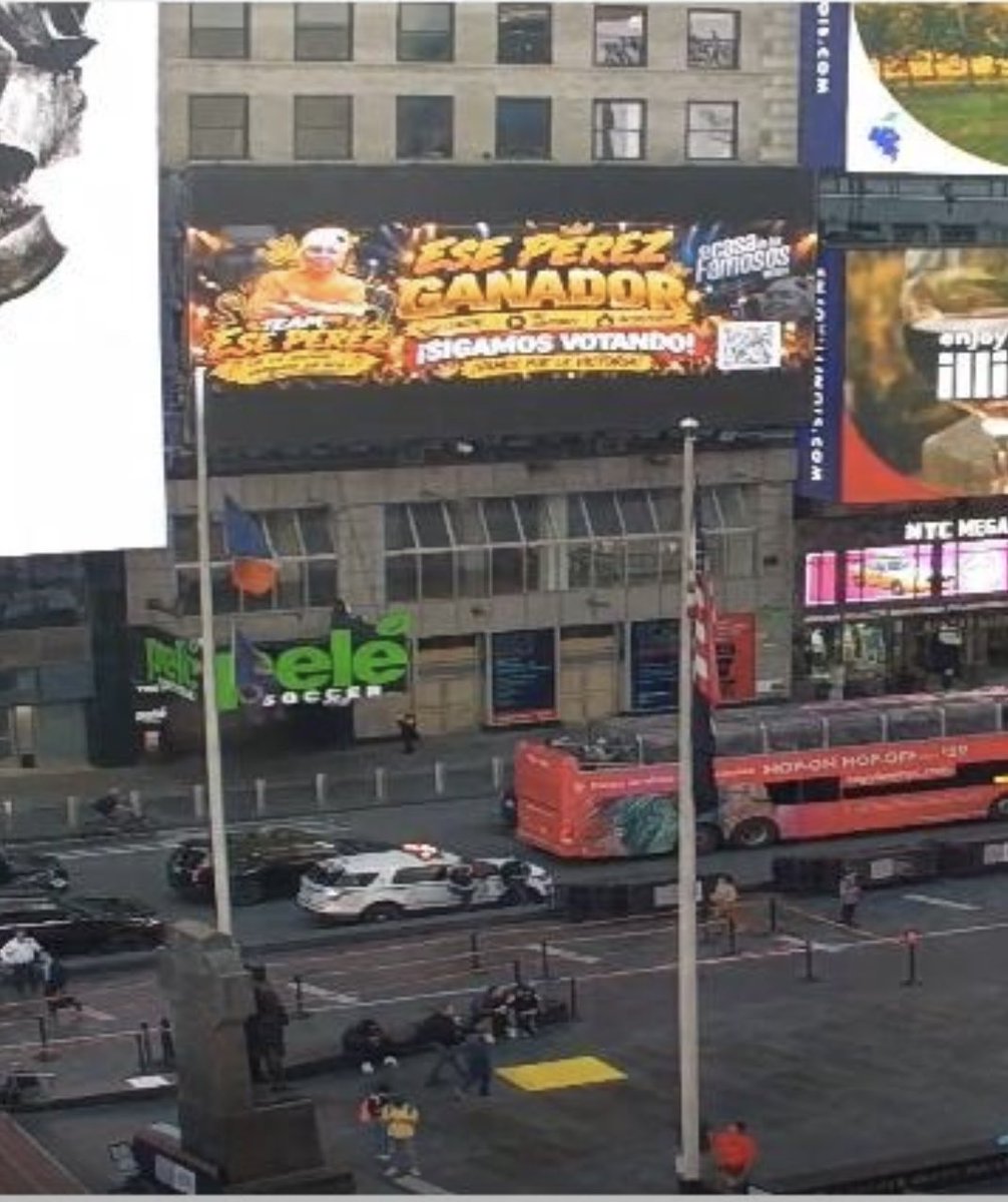 o_aseret's tweet photo. ESE PEREZ EN TIMES SQUARE 

#TEAMESEPEREZ https://t.co/6O0qr5dE9Y