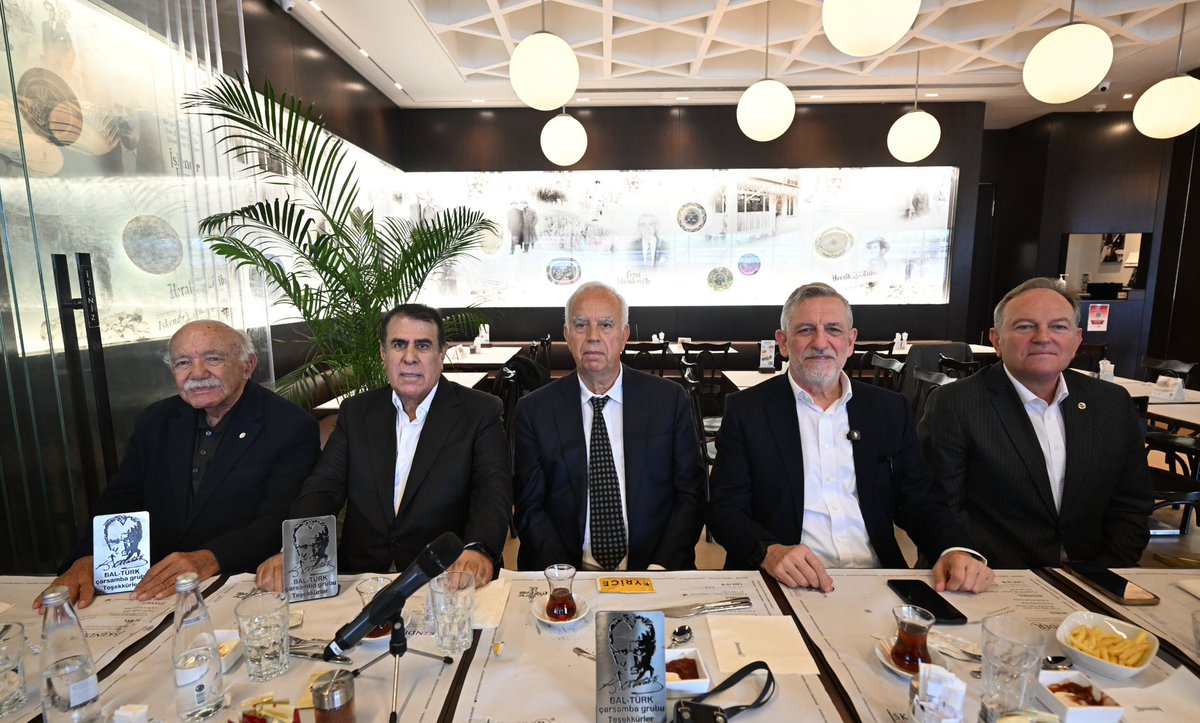 ibrahim_Burkay's tweet photo. Balkan Çalışma Dostluk Grubu buluşmasında kıymetli dostlarımızla bir araya gelerek Bursa’nın ekonomisi, sanayisi ve ticaretine ilişkin değerlendirmelerde bulunduk.

2030 Vizyonumuz doğrultusunda, ülkemizin lokomotifi olan kadim şehrimizi ortak akıl ve iş birliğiyle daha da ileriye taşımak için çalışmalarımızı sürdüreceğiz. Nazik daveti ve ev sahipliği için Sayın Selim Aykırca’ya, programa katılan tüm değerli dostlarımıza teşekkür ediyorum.