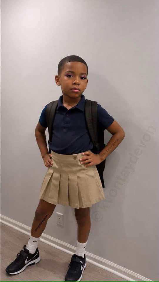 Drballer01's tweet photo. PARENTS 🗣️ 
How would you respond to the school after reading that last message? Do you agree that a grade-school-aged boy should be allowed to wear a skirt to school? https://t.co/S8qs4Oxhya