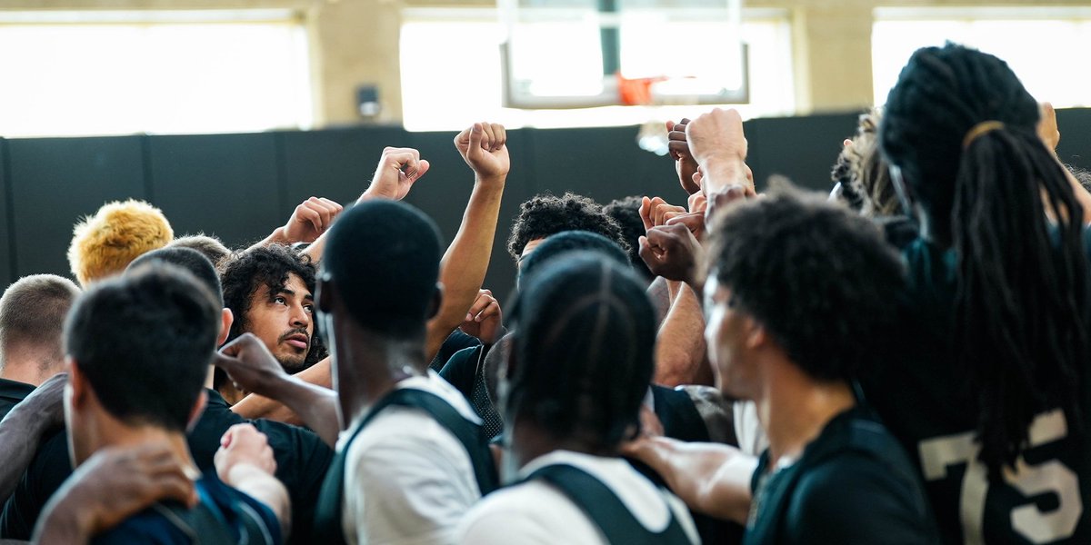SFSkyforce's tweet photo. All eyes on the floor. 

📷 TRYOUT GALLERY >> https://t.co/WxJP7zLJVG https://t.co/9VPRNkDoF7
