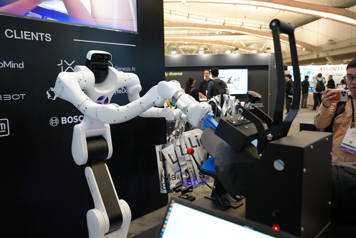 LightwheelAI's tweet photo. It has been a busy week at #IROS2026! Today is your last day to stop by our booth to learn about our open sourced 100K hours of egocentric data, our next generation of benchmarking in sim, and even get a custom @LightwheelAI hat made by @DexmateAI's robot!

#Robotics #PhysicalAI https://t.co/dMhoVnCL8t