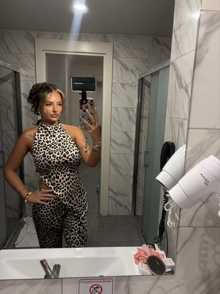 paybratleah's tweet photo. I’ve been a baddie every night I’ve been away I just forget to post https://t.co/hqVqAJAar7
