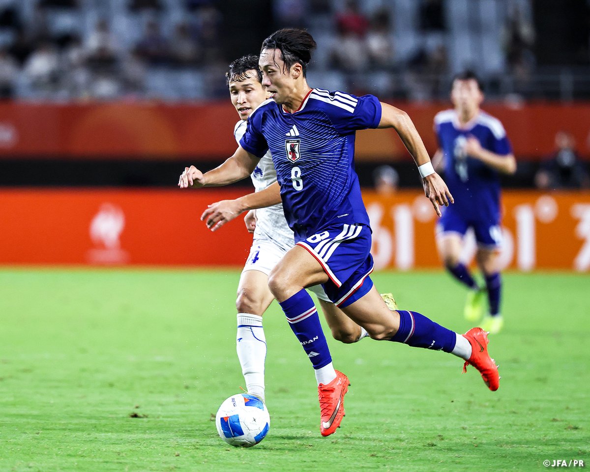 jfa_samuraiblue's tweet photo. 🔹U-21日本代表🔹

1点ビハインドで迎えた後半43分、小杉啓太のクロスに石橋瀬凪が頭で合わせて同点ゴール⚽
試合終盤に追いついて延長戦へ。

延長戦は攻勢を強めるもゴールを奪えず、PK戦へ突入します。
白熱の準決勝は10人目のキッカーで決着。1-1(PK 9-8)で勝利を飾りました✨

4大会ぶりの優勝まであと1つ。
韓国との決勝戦も、選手たちへ熱いご声援よろしくお願いします📣

@AsianGames_2026 #IPPO
#U21日本代表 #サッカー日本代表