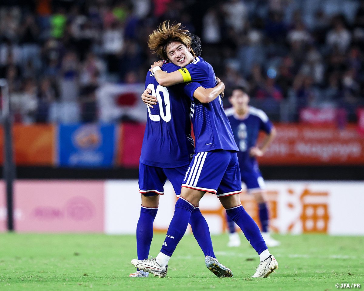 jfa_samuraiblue's tweet photo. 🔹U-21日本代表🔹

1点ビハインドで迎えた後半43分、小杉啓太のクロスに石橋瀬凪が頭で合わせて同点ゴール⚽
試合終盤に追いついて延長戦へ。

延長戦は攻勢を強めるもゴールを奪えず、PK戦へ突入します。
白熱の準決勝は10人目のキッカーで決着。1-1(PK 9-8)で勝利を飾りました✨

4大会ぶりの優勝まであと1つ。
韓国との決勝戦も、選手たちへ熱いご声援よろしくお願いします📣

@AsianGames_2026 #IPPO
#U21日本代表 #サッカー日本代表
