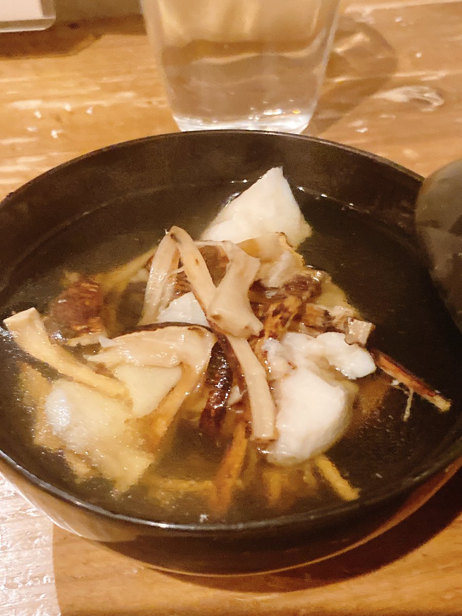 say_seirin's tweet photo. 神楽坂の紫藤行ってきました✨😊
みんな中華ばっかりあげると藤原さんがぼやいてましたが、やっぱりエビチリチャーハンがむちゃくちゃ良かった🤣
稲とアガペと松茸のお吸い物の出汁割りも贅沢すぎました😌

#神楽坂 #グルメ #紫藤 https://t.co/FXT36mJ33N