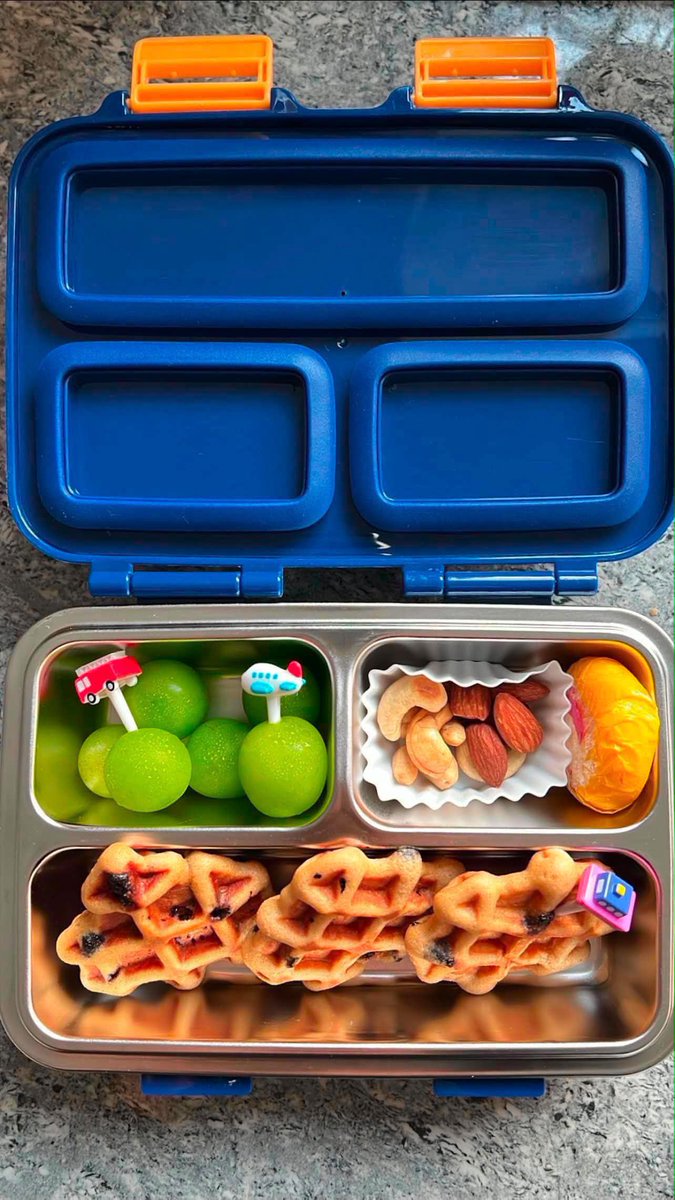 lostanotherbyte's tweet photo. Lunch box anakku yg awet dari bahan stainless steel, anti tumpah dan anti nyampur antar sekatnya. Gampang dibersihkan karena karetnya bisa dilepas. Menurutku lunch box ini juga kids friendly, karena  tipe bukaan di depan biar anak ga ribet nutup baliknya 👌🏻 https://t.co/p0aYuWEAuz