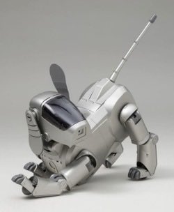 OldInternetFeel's tweet photo. SONY: AIBO ERS-110 Entertainment Robot (1999) 
Designed by Hajime Sorayama https://t.co/HjxLNYJv11
