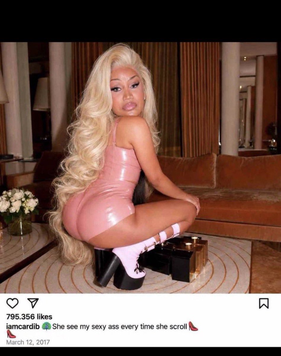 Lilmama724075's tweet photo. Yall remember when Cardi b thought she was Nicki Minaj so bad she cropped her face into Nicki’s body? 😭 https://t.co/bza11QOKxa