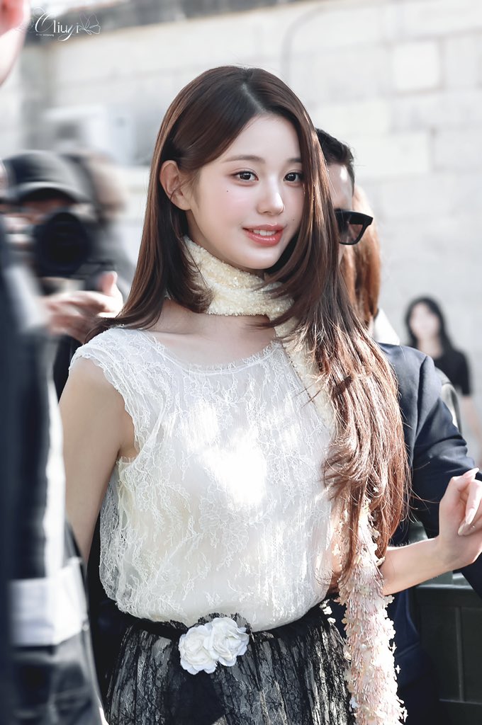 lVE_LOVEIVE's tweet photo. 260929🐰🤍💚

 #아이브 #IVE #장원영 #JANGWONYOUNG #원영 #WONYOUNG #ウォニョン
#WonyoungxDiorSS27
#DiorSS27 @Dior https://t.co/Jt4Bjg9wLv