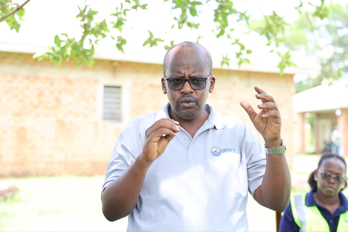 UegclOfficial's tweet photo. Karuma Launches Phase II of Life Jacket Campaign 🦺

UEGCL has handed over life jackets to fishing communities in Kiryandongo and Oyam, host districts of the 600MW Karuma Hydropower Plant.

Witnessed by Kiryandongo RDC Dan Muganga, the initiative promotes water safety and encourages fishermen to prioritize their safety while on the water.

Together with local leaders, UEGCL continues to promote safer livelihoods in communities around our areas of operation.

#GeneratingSafelyForGenerations #SafeLivelihoods