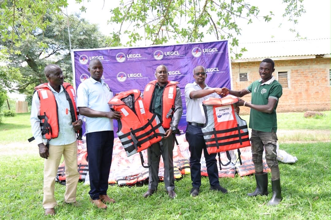 UegclOfficial's tweet photo. Karuma Launches Phase II of Life Jacket Campaign 🦺

UEGCL has handed over life jackets to fishing communities in Kiryandongo and Oyam, host districts of the 600MW Karuma Hydropower Plant.

Witnessed by Kiryandongo RDC Dan Muganga, the initiative promotes water safety and encourages fishermen to prioritize their safety while on the water.

Together with local leaders, UEGCL continues to promote safer livelihoods in communities around our areas of operation.

#GeneratingSafelyForGenerations #SafeLivelihoods
