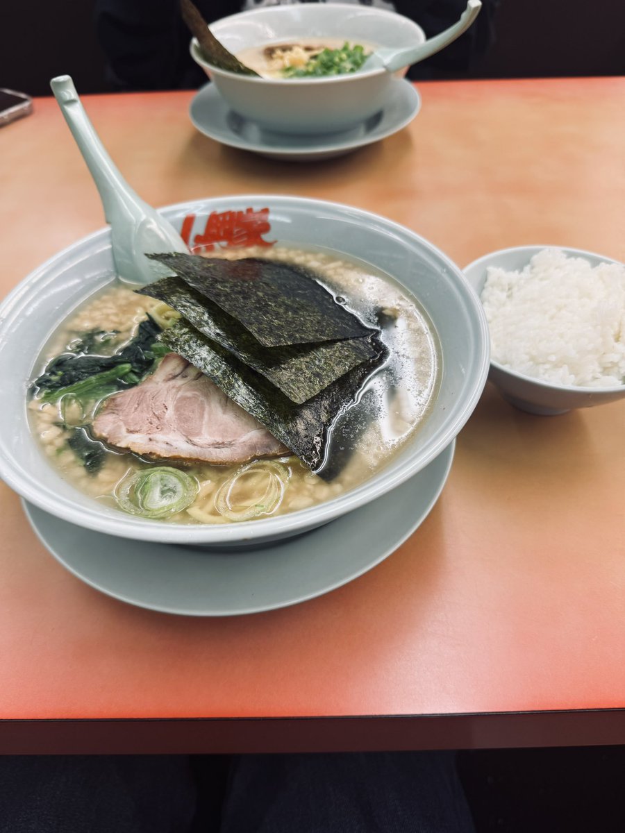 AwakEVE01's tweet photo. 腹減った。車で背徳の山岡家したい気分。 https://t.co/Q6j0BP1qwD