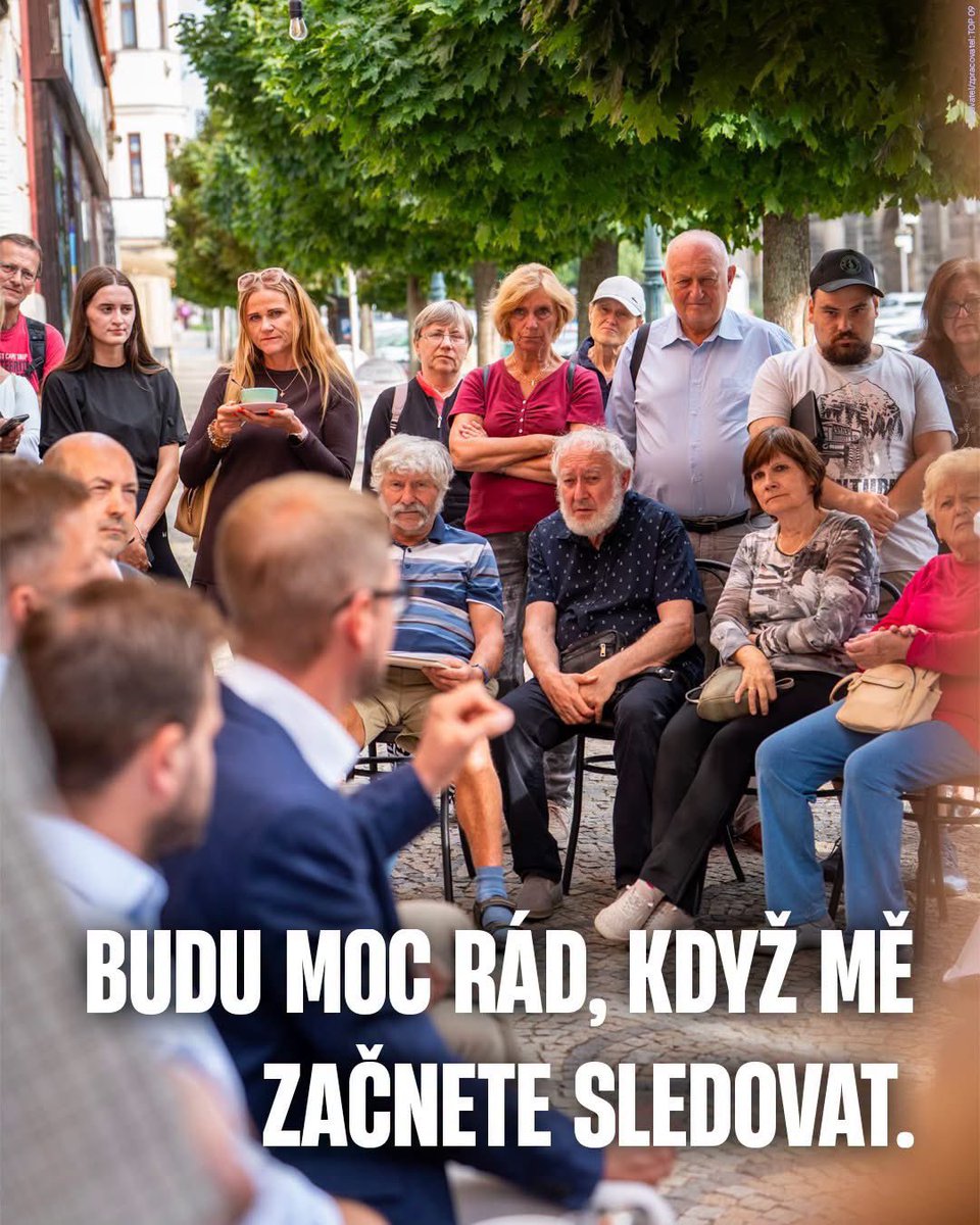 m_o_havel's tweet photo. Nevím, jak Vám, ale mně osobně je Andrej Babiš ukradený. Je mi fakt jedno, ale hrozně mi vadí politika, kterou dělá. On a jeho vláda okrádají budoucí generace o perspektivní budoucnost. Denně pracuji na tom, aby i ta část veřejnosti, která volí současnou vládu (a já to naprosto respektuji), pochopila, že on ji zkrátka podvádí. Jak? 👇

❗️Slibovali levnější hypotéky. Jsou výrazně dražší.

❗️Slibovali levnější energie. Teď Karel Havlíček říká, že se máme připravit na jejich zdražování.

❗️Slibovali kratší čekací lhůty u lékaře. Výsledek? Odkazuji na článek na Aktuálně s titulkem: „Neúnosné.“ Na lékaře se čeká dlouhé měsíce, u některých oborů je situace kritická

❗️Poučovali minulou vládu, jak má šetřit. Před pár týdny otevřeli dálnici do Řecka rozvolněním rozpočtových pravidel a hodlají zničit budoucnost příštích generací. (Spojili jsme se jako opozice a podáváme návrhy na zrušení částí té novely k Ústavnímu soudu.)

❗️ Schillerová celý svůj čas v opozici strávila obcházením médií, ve kterých se tvářila, jako kdyby zrovna vyhodila Thatcherovou od zápočtu. Teď navrhuje sekeru na příští rok za skoro 400 miliard.

Nejen proto se musíme alespoň pokusit tuto vládu UKONČIT. Ale není to jen naše práce ve Sněmovně, každotýdenní práce ve výborech, ale také výstupy do medií, debaty a samozřejmě setkání s Vámi. 

Jen v posledních dnech jsem byl v Nymburce, Úvalech, Poděbradech, Českém Brodě nebo v Kolíně. Předtím v Chrudimi. Od dubna jsem objel všechny kraje. Pečlivě jsem naslouchal lidem v Ústeckém kraji, potkal jsem se s lidmi v Chebu, Opavě, Znojmě nebo Jablonci. Byl jsem opravdu v každém koutě naší země, nejen v Praze, Plzni a Olomouci. Řešili jsme, jak se říká, vše od Šumavy k Tatrám - přijímačky na střední, euro, placená parkoviště, lanovku na Ještěd v Liberci, obchvat v Plzni, aktivní zálohy Armády ČR a samozřejmě média veřejné služby. Lidi zajímá, kam bychom vedli Česko my. Chtějí lepší budoucnost.

Jsme teprve na začátku, nyní je pro mě velkou výzvou dostat naši vizi i k lidem do té nejzapadlejší vesničky v naší zemi. Přece všichni chceme kvalitní služby, moderní dálnice a železnice, rostoucí ekonomiku a špičkovou zdravotní péči.

Budu moc rád, když budete na této cestě se mnou. Začněte mě sledovat. Jsem na svých profilech maximálně otevřený a řeším s Vámi všechna témata, která Vás zajímají.

Děkuji a mějte pěkný večer.
Matěj ❤️