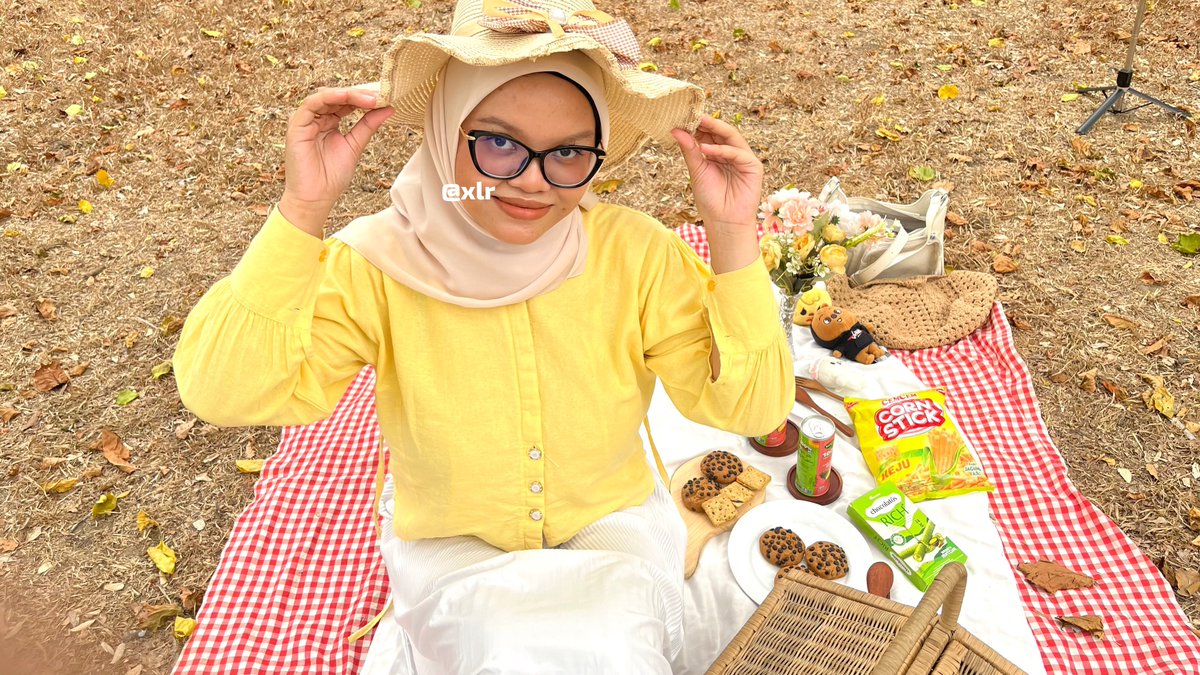 xinlongrockstar's tweet photo. Picnic date 🍓🌿🍃

#ALLYZSELCADAY #AZSD #ALLYZ #ALPHADRIVEONE #ALD1 
#씬롱 #XINLONG https://t.co/GeuXILHzuk