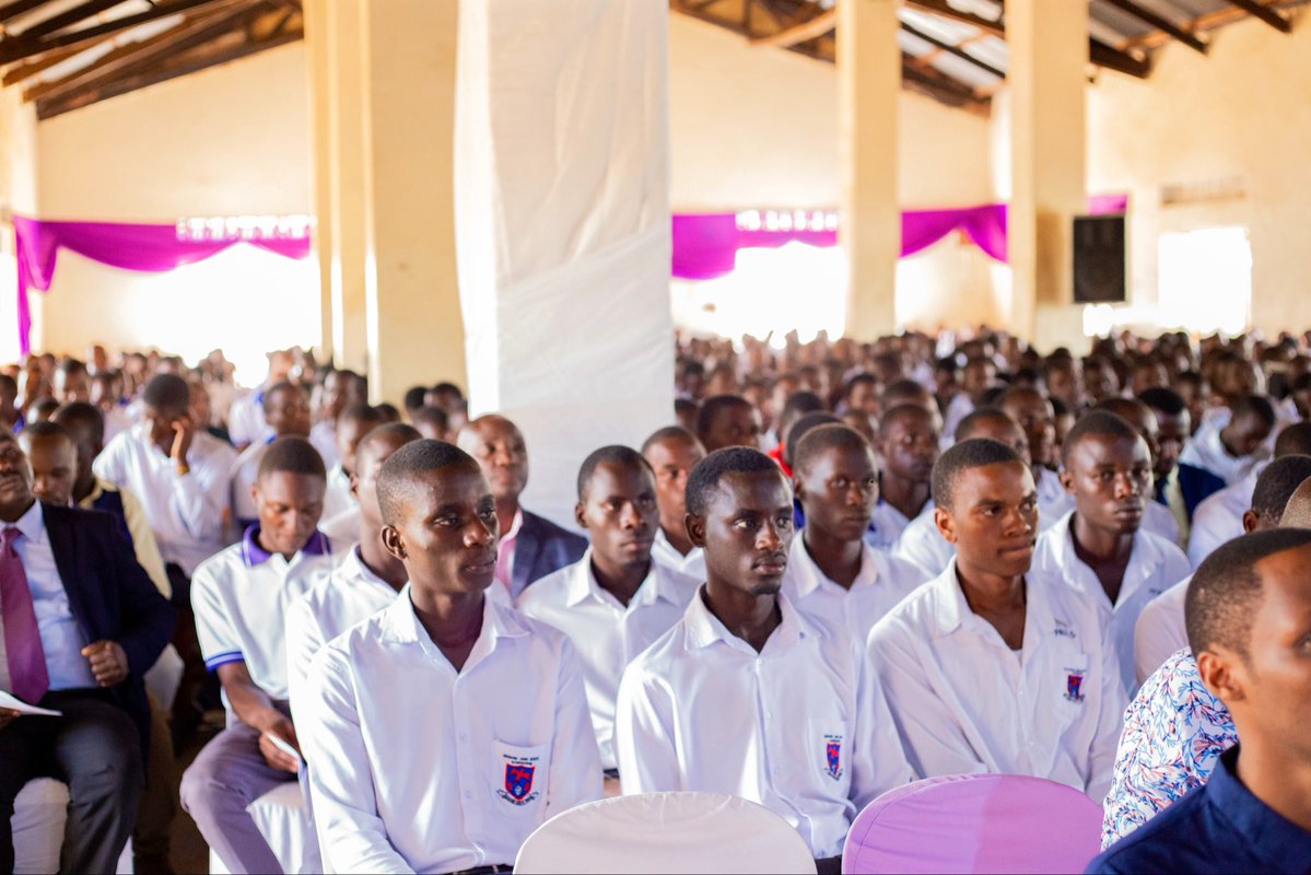 Nganwa_HS's tweet photo. We received our spiritual father earlier today, our Lord Bishop, Rt. Rev. Johnson Twinomujuni for dedication of our candidates &amp; mentorship of our boys. He also made time to mentor them into being cultured men with values, contributing to our niche of “a well mentored boy child.” https://t.co/kPRog7ieaK