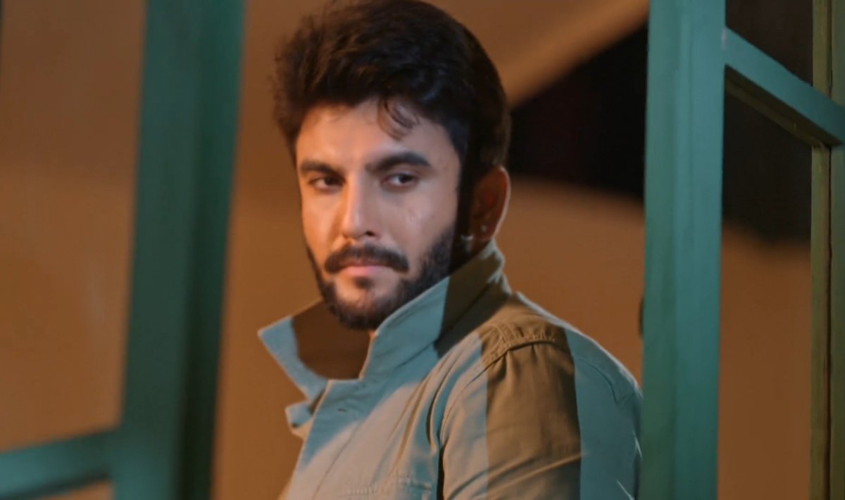 iamfaironly's tweet photo. Gussa tu mujhe iss sant Jeet ke mahanta par bhi hn Matlab uss stupid bachpan ke dost ko Bula Liya for help...Krish is Soo me here🙏🏻but at least jeet is concern about sauamya but when will he knows that saumaya would be happy with him only😭😭😭
#yehfitoortera #jeeya #ishhandhawan https://t.co/sNtbxpVS84