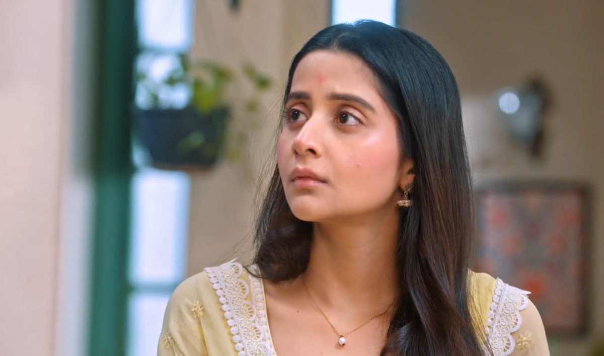 iamfaironly's tweet photo. Gussa tu mujhe iss sant Jeet ke mahanta par bhi hn Matlab uss stupid bachpan ke dost ko Bula Liya for help...Krish is Soo me here🙏🏻but at least jeet is concern about sauamya but when will he knows that saumaya would be happy with him only😭😭😭
#yehfitoortera #jeeya #ishhandhawan https://t.co/sNtbxpVS84