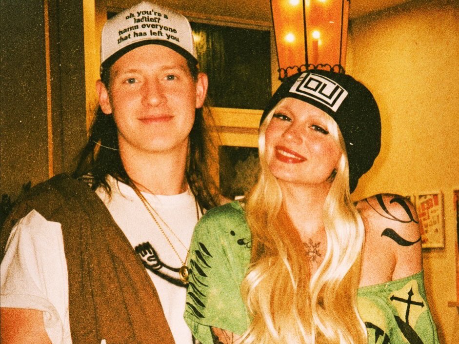 yungfloop's tweet photo. rarely talk on my personal life but would love any of you to stream my girlfriends beautiful music she’s shy about; she was recently in the hospital, but still somehow gave me the best bday and is finally out of the wheelchair and back to crutches mostly https://t.co/pSnVTZrPam https://t.co/NQQxnecweR