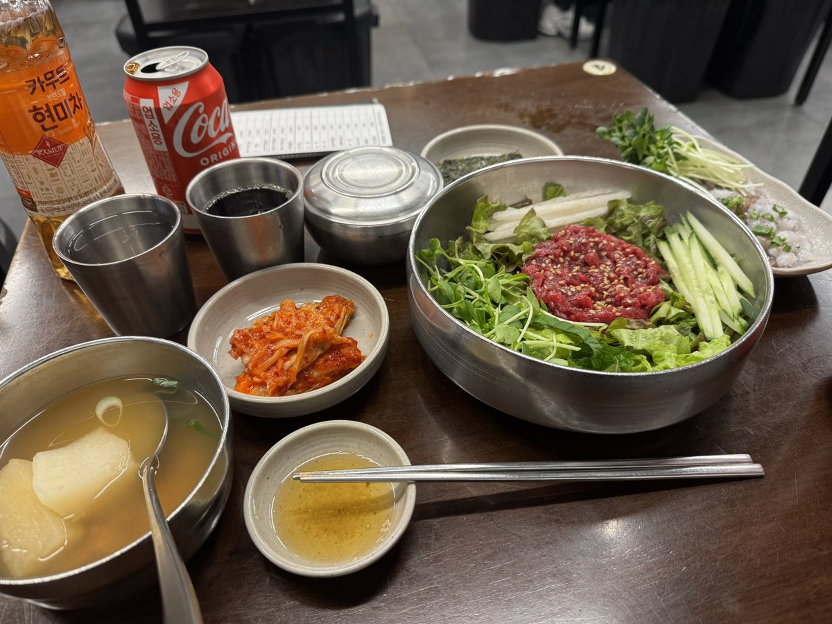 hamada_west49's tweet photo. ここ全部場所も違うユッケたちだけど
やっぱり百済精肉店が1番美味しい！
もう1年以上前毎月通ってる🥺🥺
店員さんも優しい🥲
最初の写真が百済精肉店だよ！
#渡韓整形 #美容整形 #韓国 #韓国グルメ https://t.co/qZzFWsBE4P