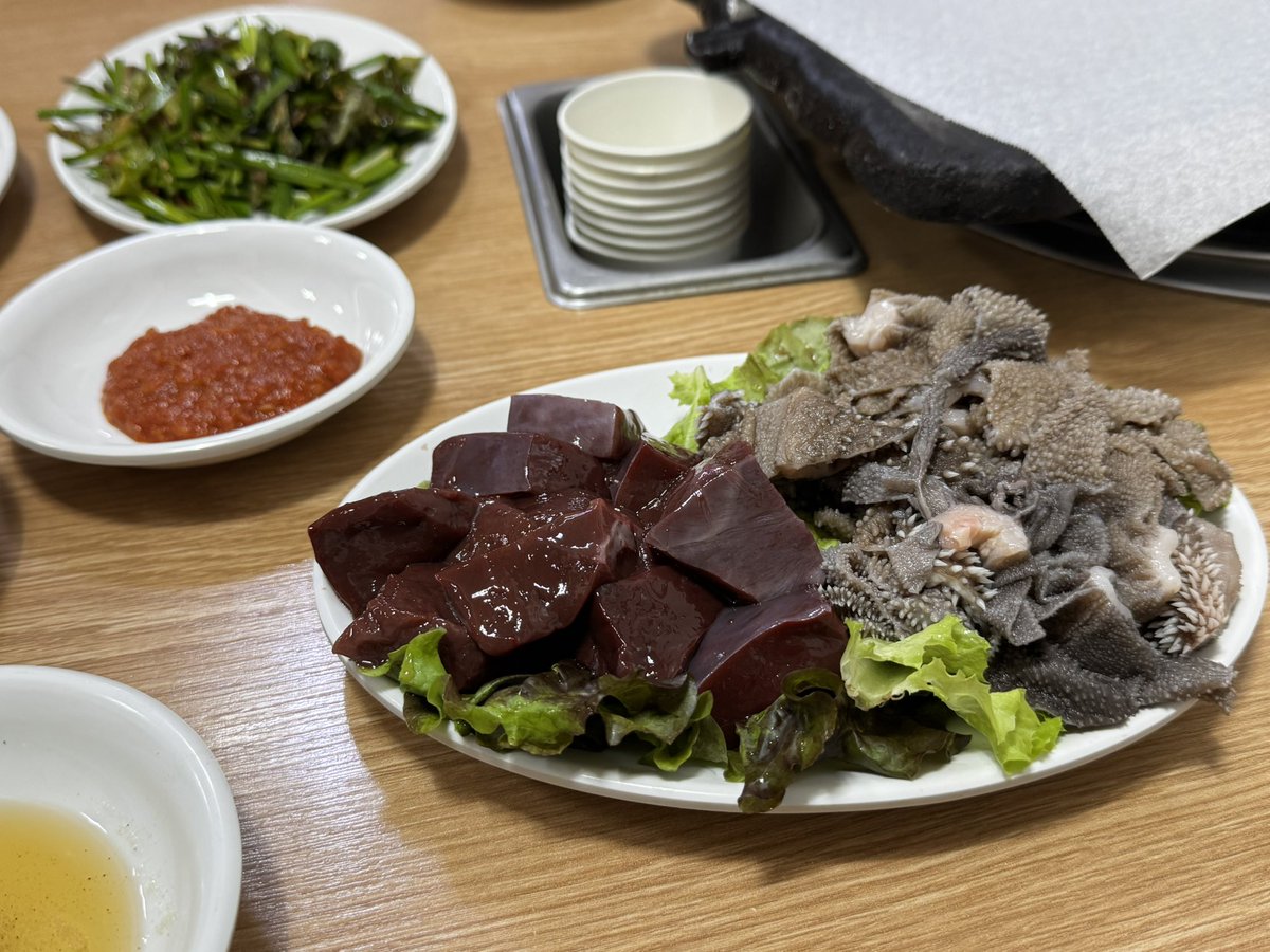 hamada_west49's tweet photo. ここ全部場所も違うユッケたちだけど
やっぱり百済精肉店が1番美味しい！
もう1年以上前毎月通ってる🥺🥺
店員さんも優しい🥲
最初の写真が百済精肉店だよ！
#渡韓整形 #美容整形 #韓国 #韓国グルメ https://t.co/qZzFWsBE4P