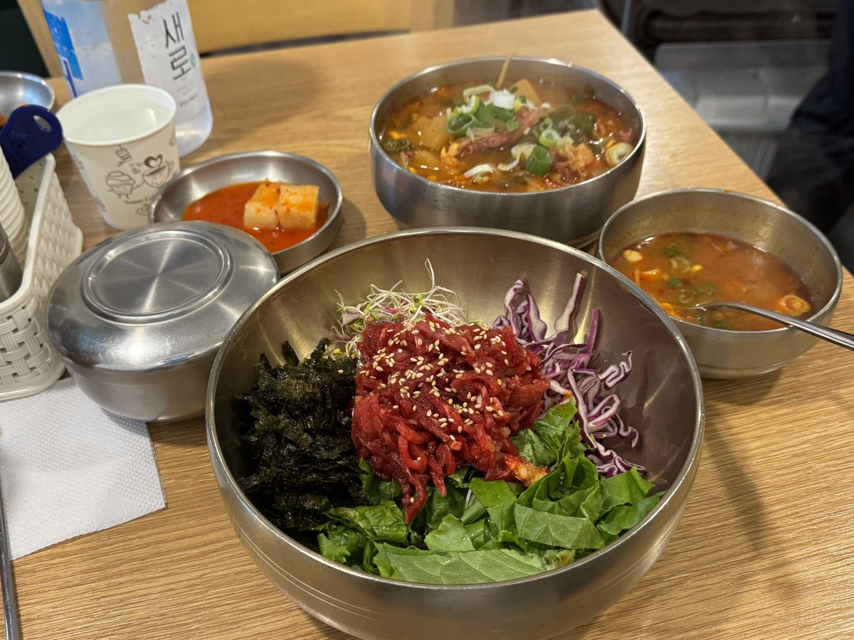 hamada_west49's tweet photo. ここ全部場所も違うユッケたちだけど
やっぱり百済精肉店が1番美味しい！
もう1年以上前毎月通ってる🥺🥺
店員さんも優しい🥲
最初の写真が百済精肉店だよ！
#渡韓整形 #美容整形 #韓国 #韓国グルメ https://t.co/qZzFWsBE4P