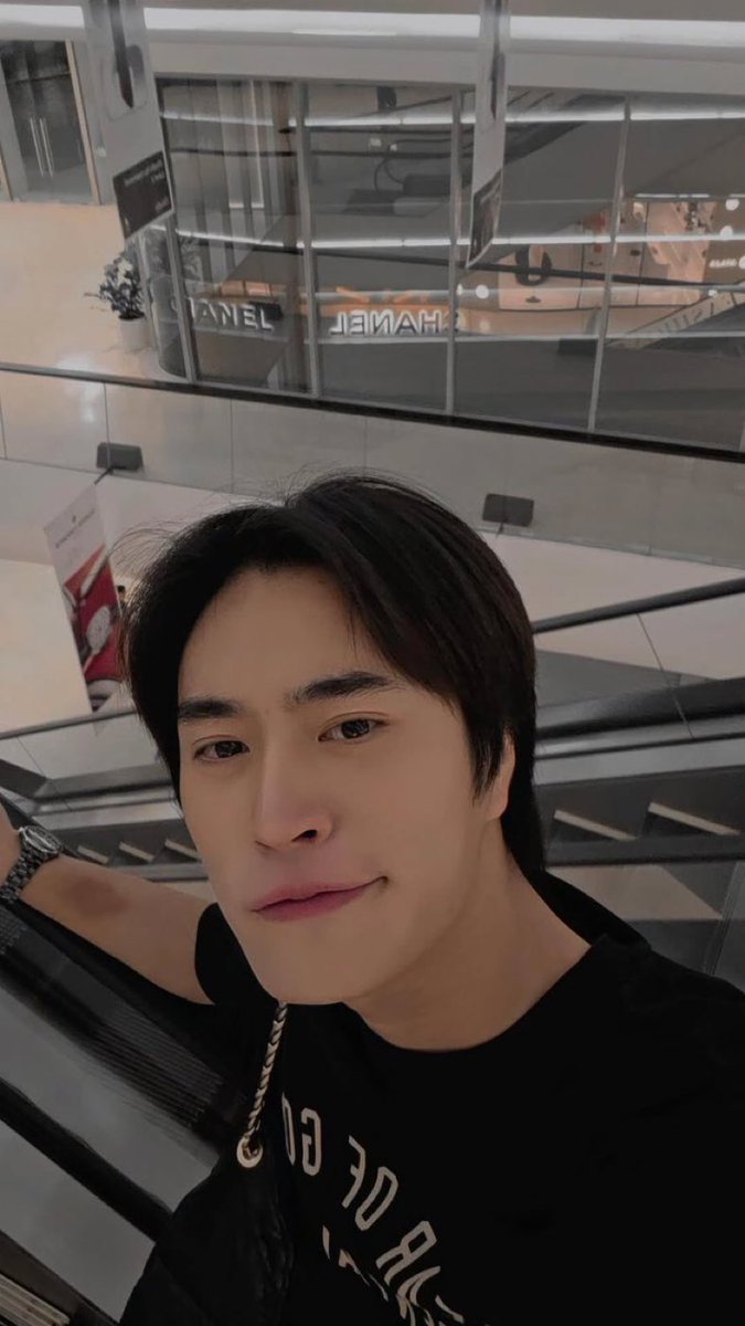 rubyhsby's tweet photo. how did he even get bruised like that? pls be careful kid😭 https://t.co/imIhqeFVCN