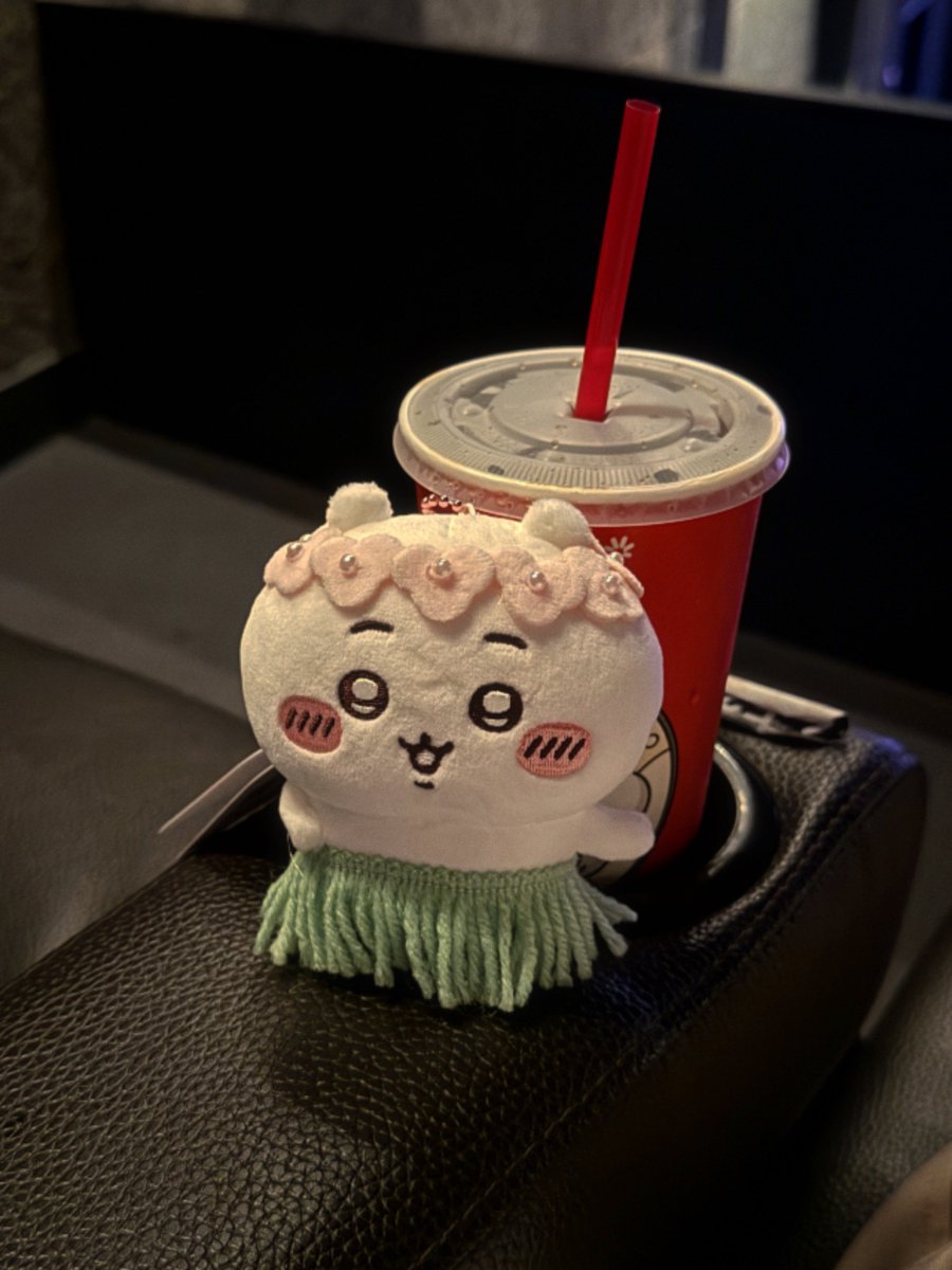 _mandu_kim's tweet photo. 저도 영화보고 왔어요 🍿 https://t.co/sbySMkNb8U
