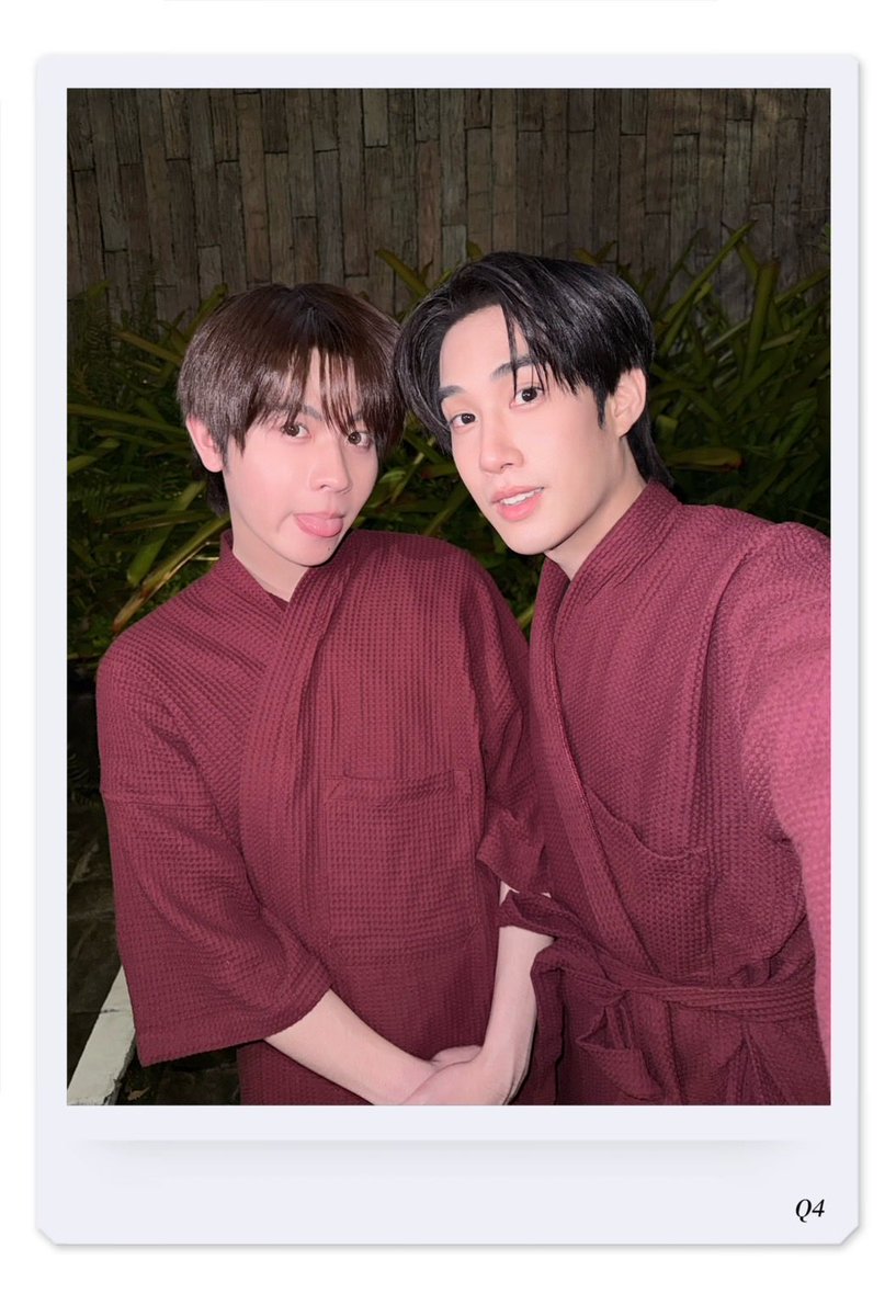 YTBSERIESTH's tweet photo. 🎥 You(r)tuber Series เมื่อผมอยากเป็นยูทูบเบอร์แข่งกับแฟนเก่า

กริ๊ง กริ๊ง ~ 🔔 เสียงแจ้งเตือนสุดท้ายจาก Q4 มาแล้วครับ! 🌙

วันนี้ผมขอฟ้องว่ามีพายุงานก็พัดเข้ามารัว ๆ เลยครับ  😭🌧️

แต่งานจะหนักหน่วงแค่ไหน ผมก็ยังมีถือว่ากำไร เพราะได้ชิด ‘ชอบคุณ’ ด้วยแหละครับ 🥰 

วันนี้เลยขอมาบอกลาคิวนี้ด้วยภาพ “คู่ที่แสนจะน่ารัก” หวังว่าจะสร้างกำลังใจให้กับคุณครับ!

แล้วพบกันคิวหน้านะครับ ขอบคุณและฝันดีครับ คนน่ารักของผม 😴💖

YOURTUBER Q4
#ยัวร์ทูบเบอร์Q4