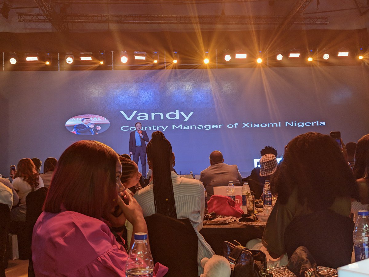 Toluwanimi07's tweet photo. @XiaomiNigeria The stage is set, and Mr. Vandy, Country Manager of Xiaomi Nigeria, is ready to unveil what’s next. 👀📱
@XiaomiNigeria
#XiaomiFansNigeria #XiaomiFansAtLaunch #REDMINote17Series #REDMI https://t.co/sv3s4Ii7rS