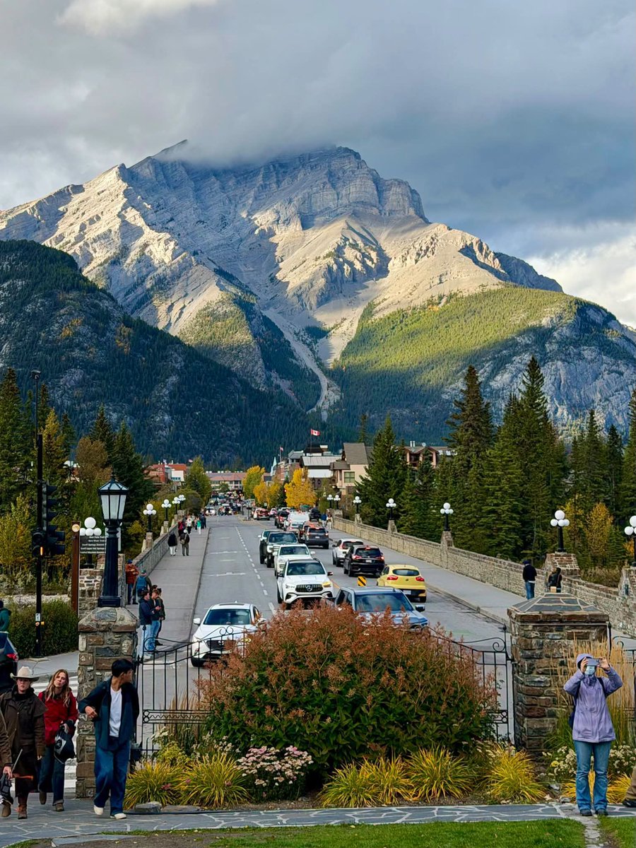 world_tourists_'s tweet photo. Banff, Alberta, Canada 🇨🇦 https://t.co/dBUHA7TZpn