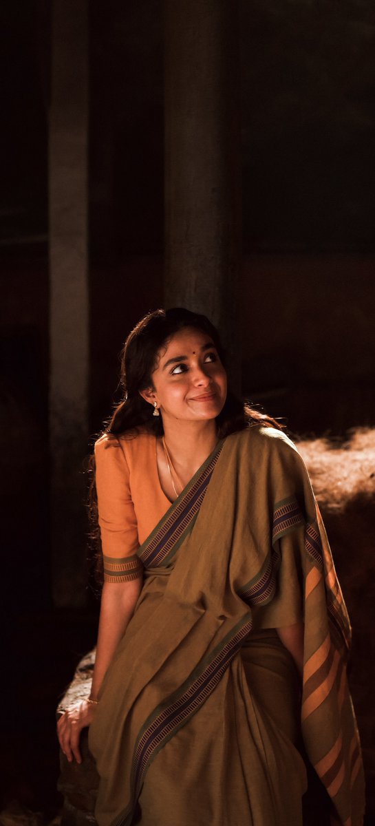 Design_JaiAK___'s tweet photo. Keerthy Suresh From Dorothy 🤍 | 4K https://t.co/UbP8f0HI4N