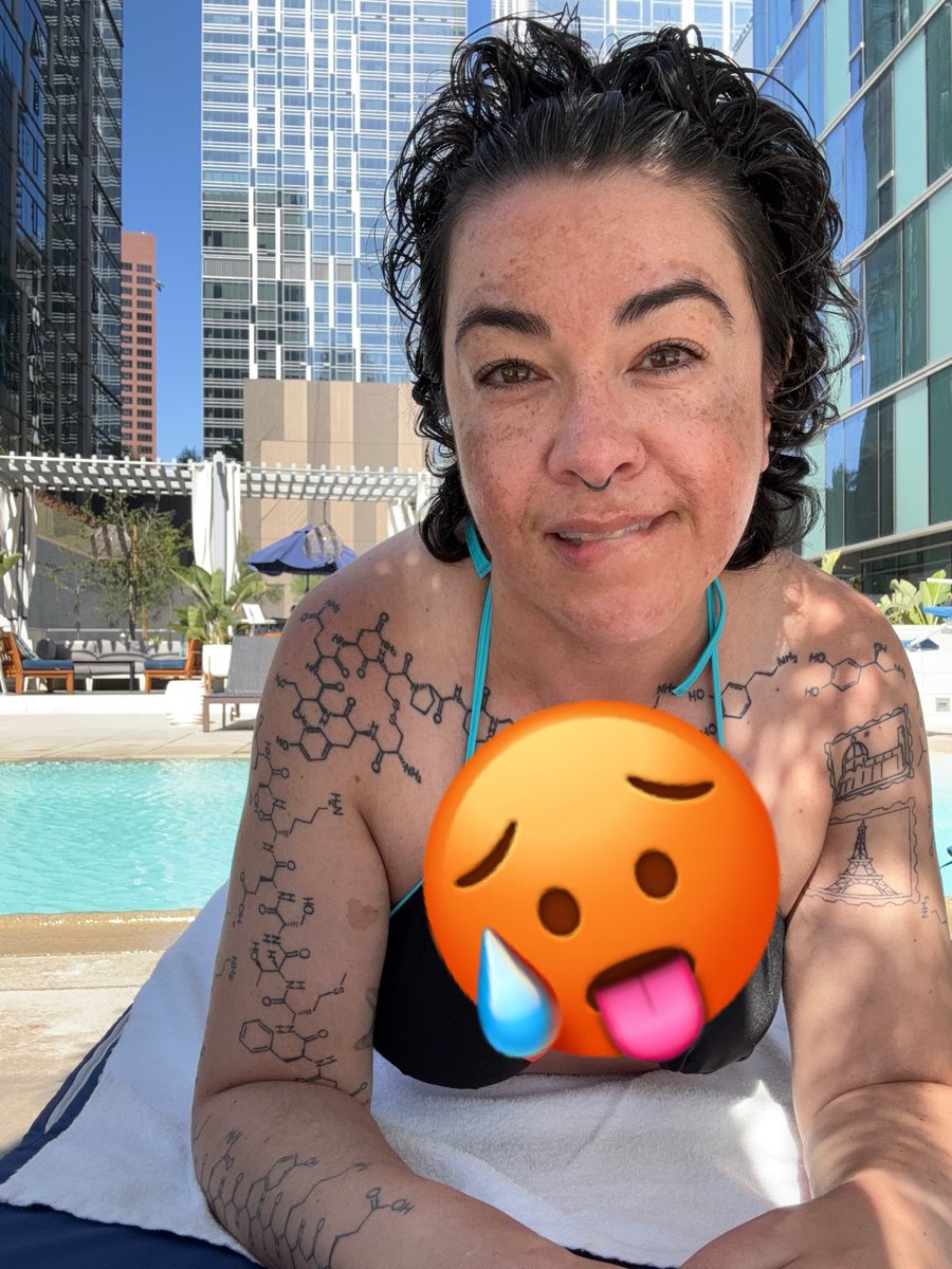 ItsMoanJett's tweet photo. Spent the weekend poolside in LA 🥰 https://t.co/5cCjtByFm5
