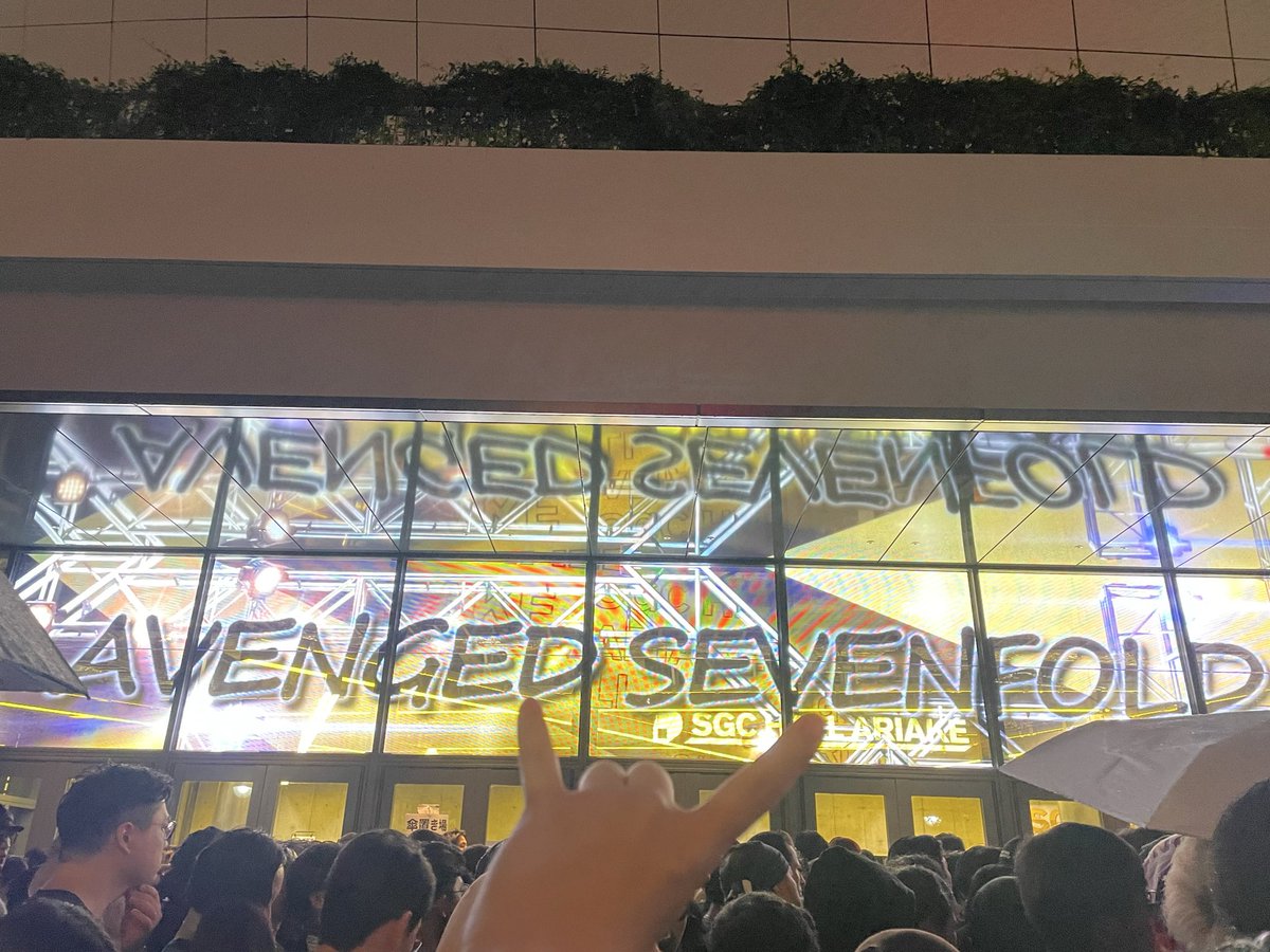 Madaseka's tweet photo. Avenged Sevenfold ASIA TOUR 2026 JAPAN一番好きなギタリストを間近で観れて久しぶりにこんなにわくわくと幸せな気持ちになってやっぱりA7Xが私の中の世界一でした🔥行ってよかった🤘まだ感動してる⸜(* ॑꒳ ॑* )⸝ https://t.co/Pi543fqbzn