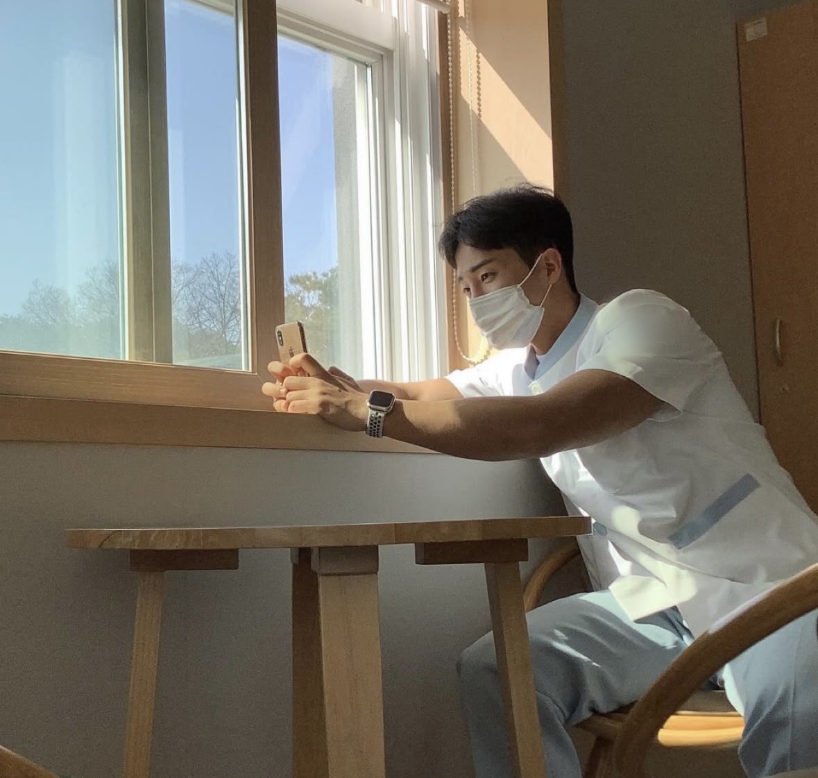 755Plus's tweet photo. 옛날부터 피부는 검댕이로 살았음 https://t.co/6CV2ItMtNU